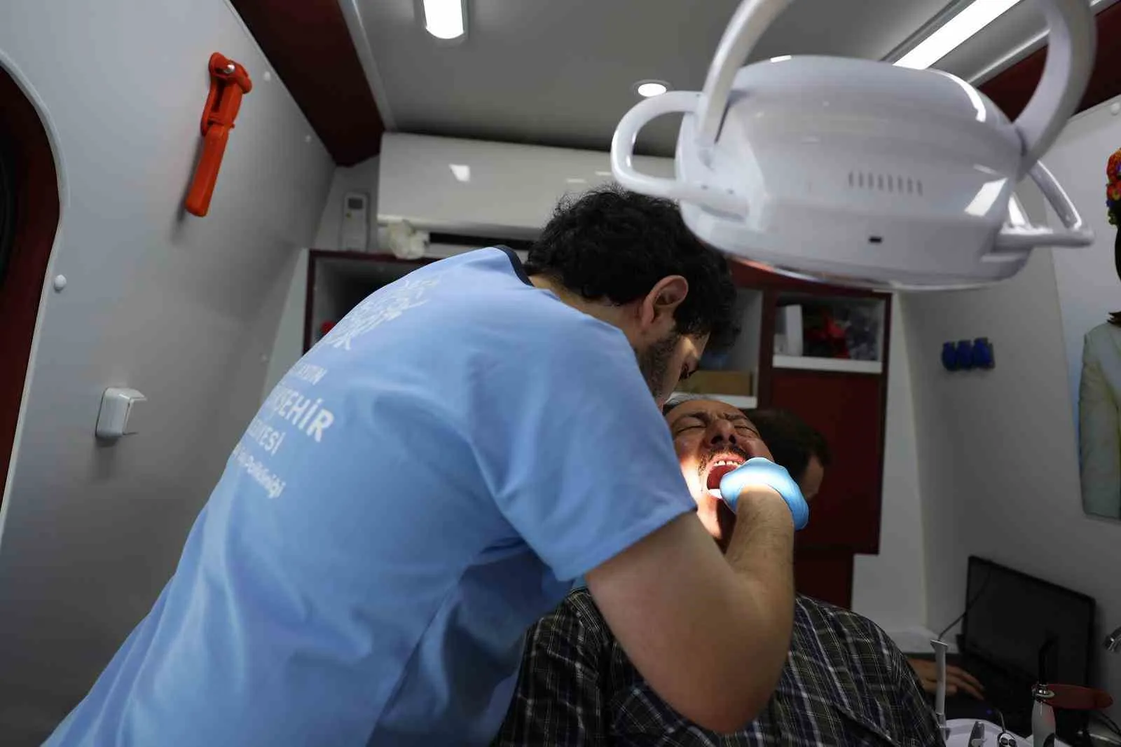 Çine’de diş sağlığı hizmeti mahalleliye ulaştı: Uzman ekip kapıda