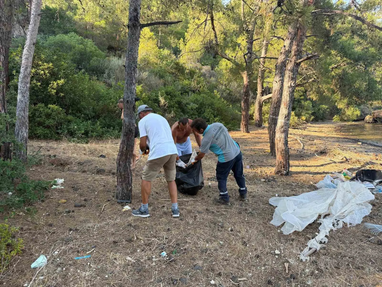 Marmaris’in bakir koylarinda gönüllü ordusu harekete gecti: Dogaya nefes aldirdilar