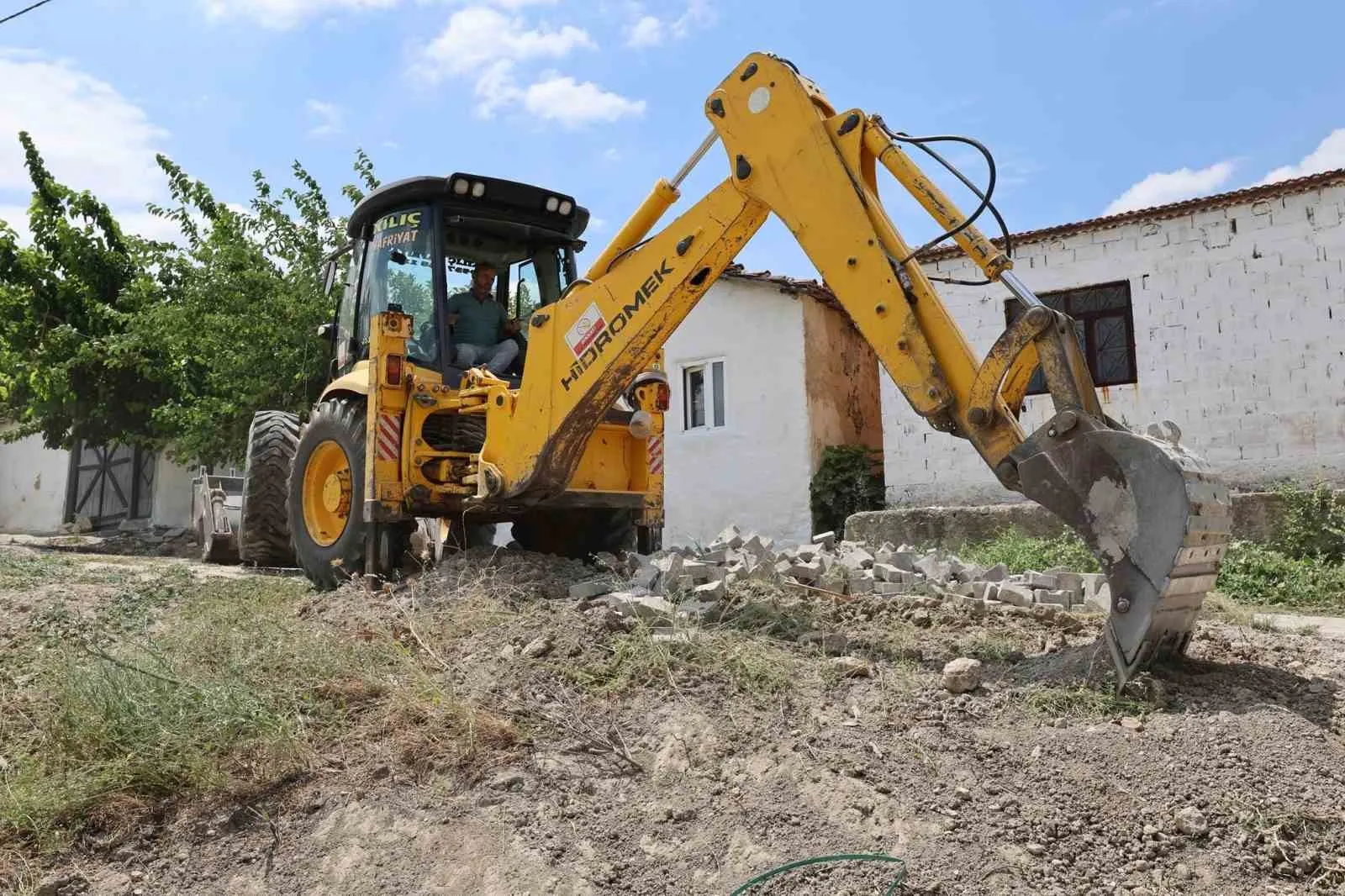 Şehzadeler’de ulaşım seferberliği: 20 bin metrekarelik yenileme başlıyor