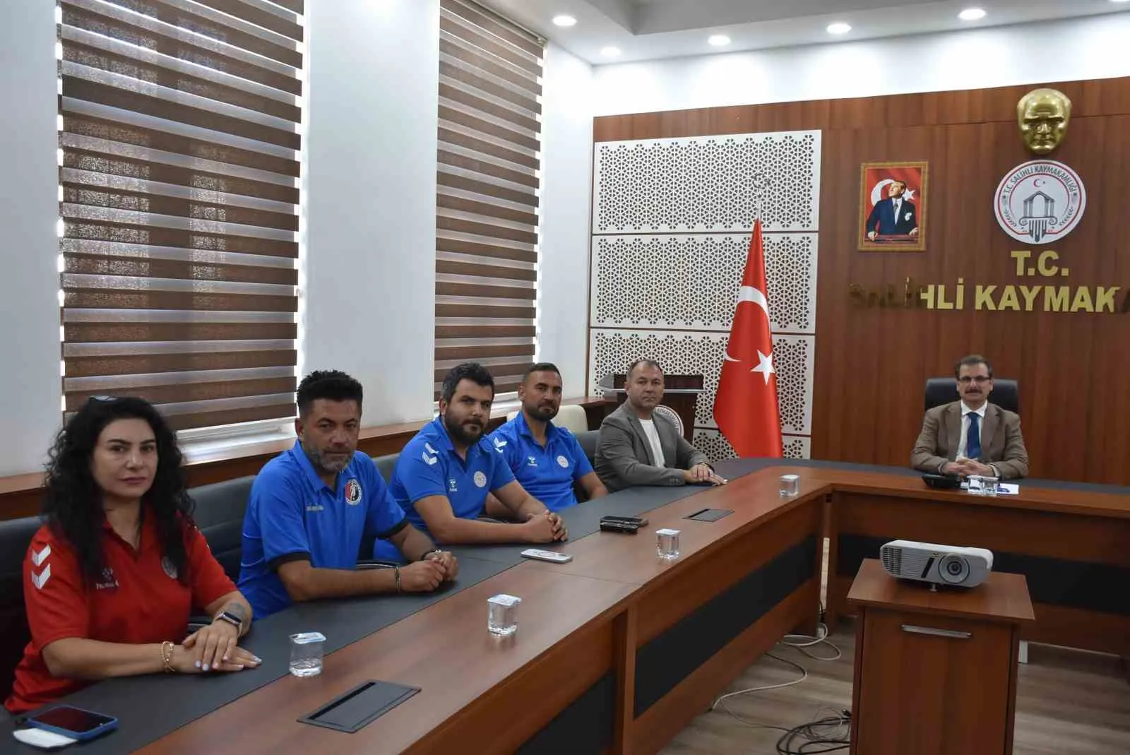 Salihli’de sporun mimarları Kaymakam Güldoğan ile bir araya geldi