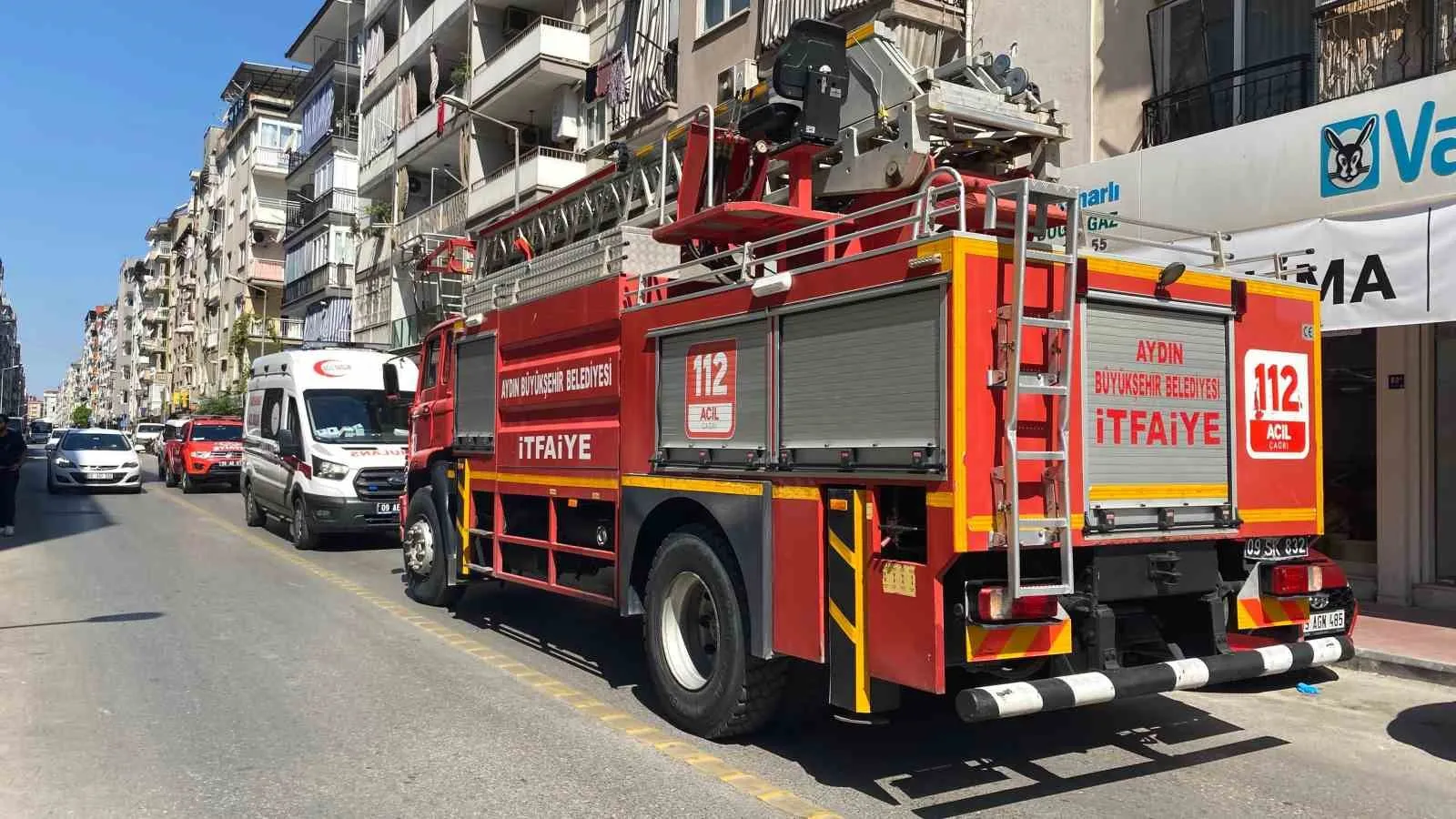 Komşuları seferber eden koku alarmı: Acı haber beklenirken tatil sürprizi çıktı