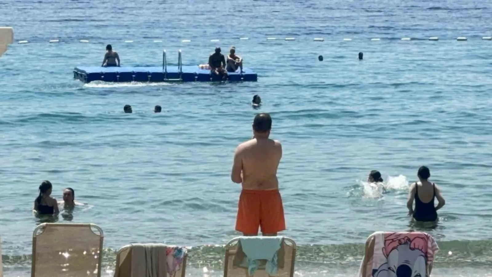 Bodrum'da yaz mesaisi başladı: Termometreler 38 dereceyi gösterdi, sahiller dolup taştı