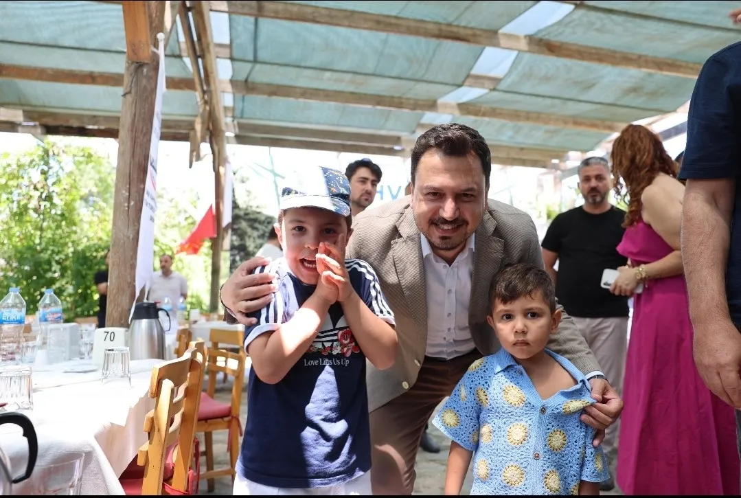 Ege'de Maraş rüzgarı: Hemşeriler Bornova'da gönül sofrasında buluştu