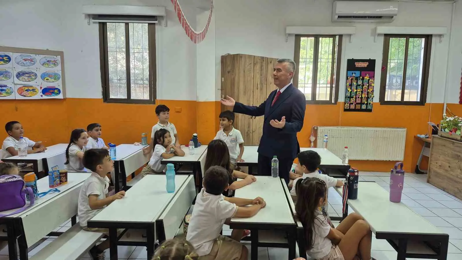 Bodrum'da karne günü coşkusu: 32 bin öğrenci tatile merhaba dedi