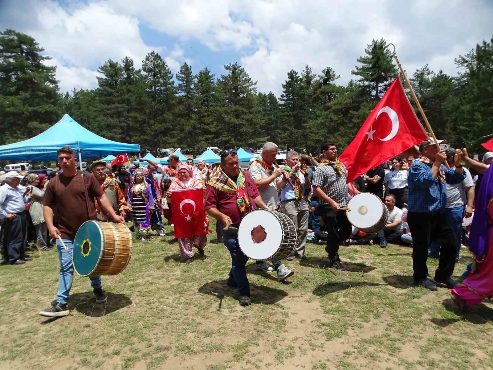 Bin 450 metrede Yörük rüzgarı: Simav’da kültür şöleni