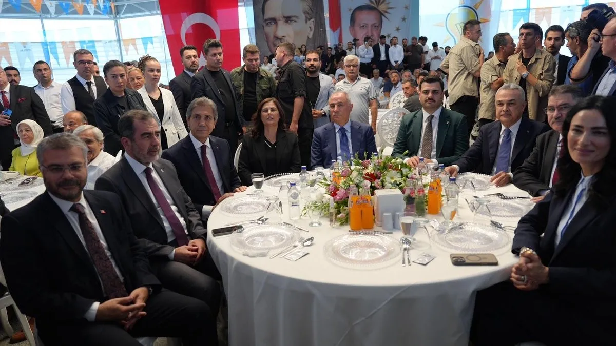 Aydın'da dev katılım: Bin 10 isim AK Parti saflarına katıldı