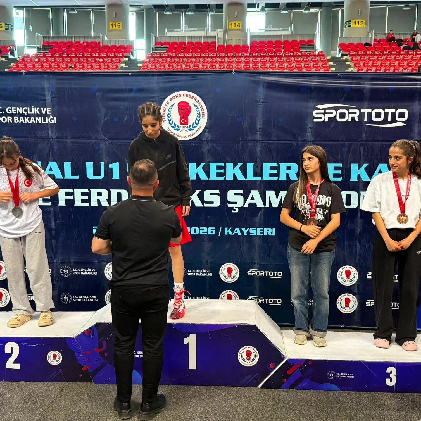 Ringin yeni kraliçesi Aydın'dan çıktı: Vesile Yağmur zirveye adını yazdırdı
