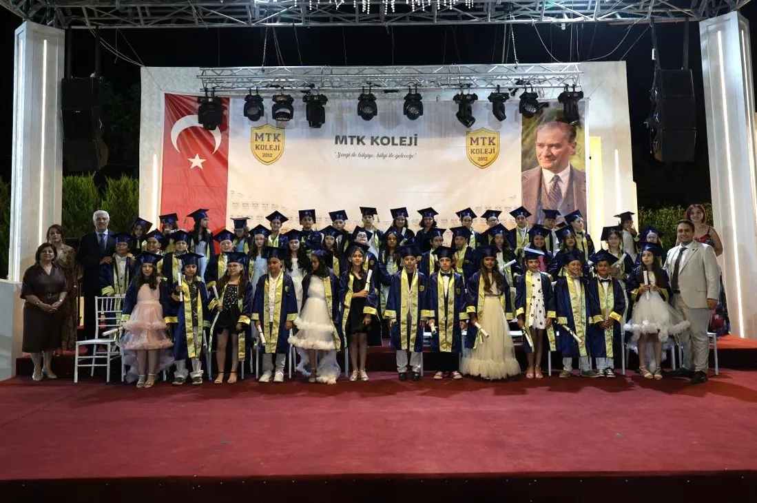 MTK Koleji’nde çifte bayram: Mezuniyet coşkusu ve karne sevinci bir arada yaşandı