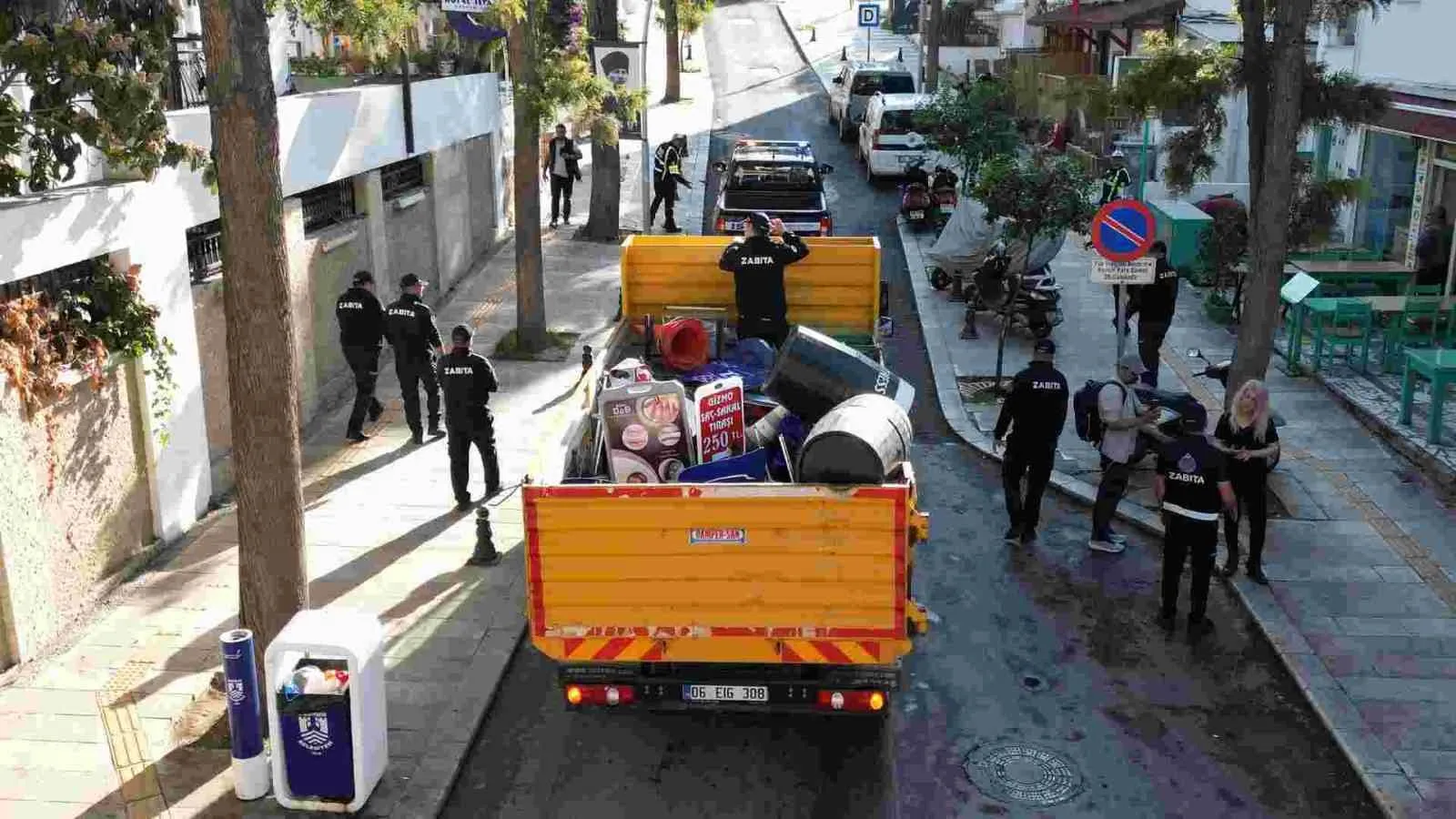 Bodrum’da sokaklar temizleniyor: İşgalci eşyalara süre verildi