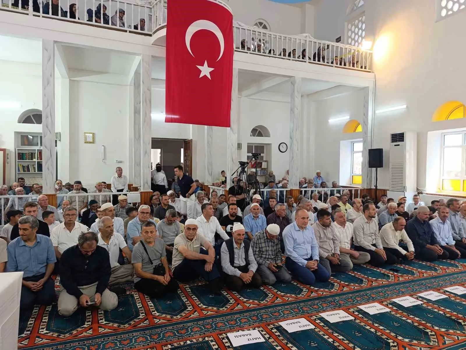 Gördes’te manevi şölen: 10 hafız için tarihi gün