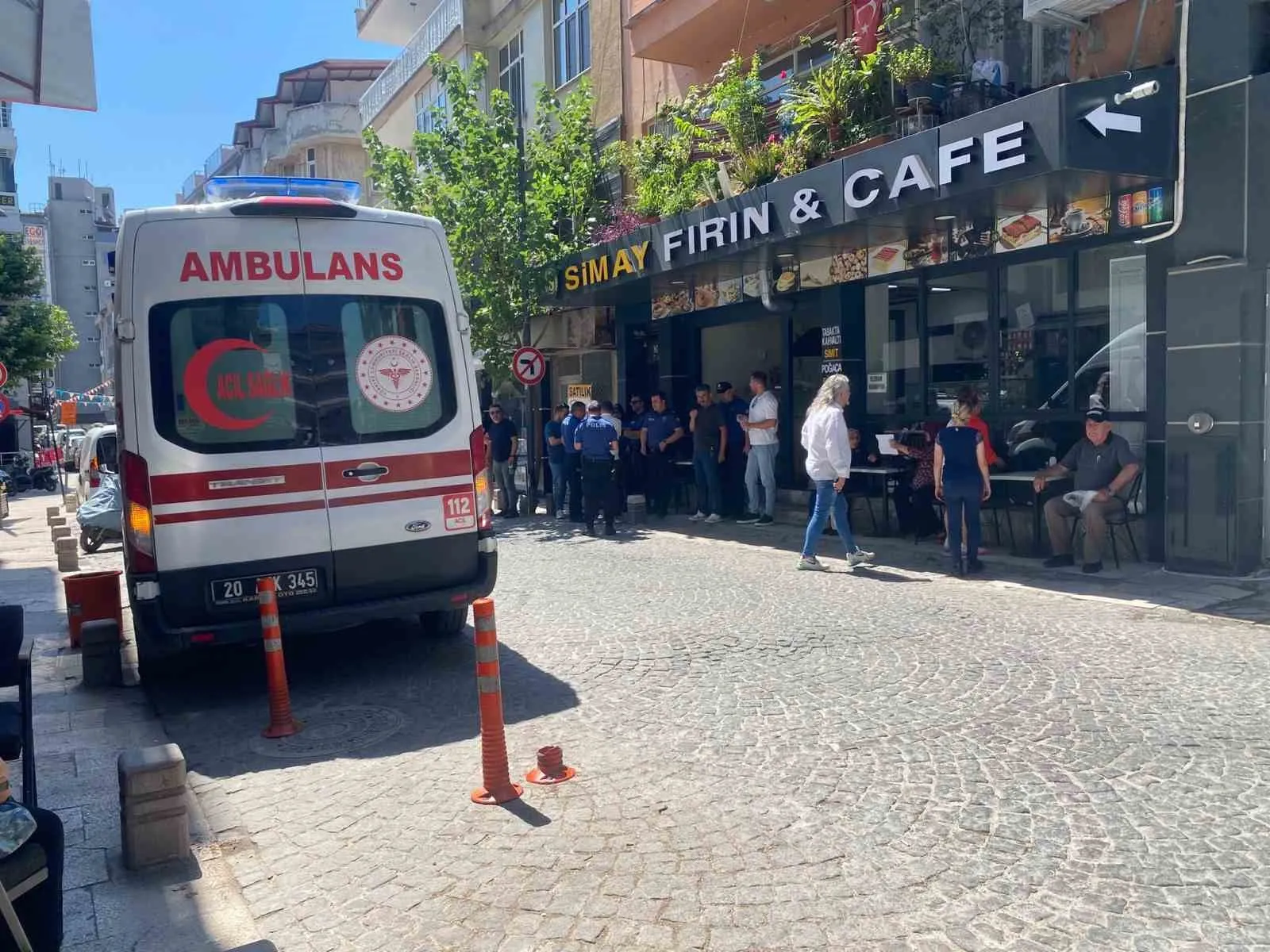 Denizli’de esnafın hüzünlü sonu: Dükkanına ulaşamadan pastanede fenalaştı