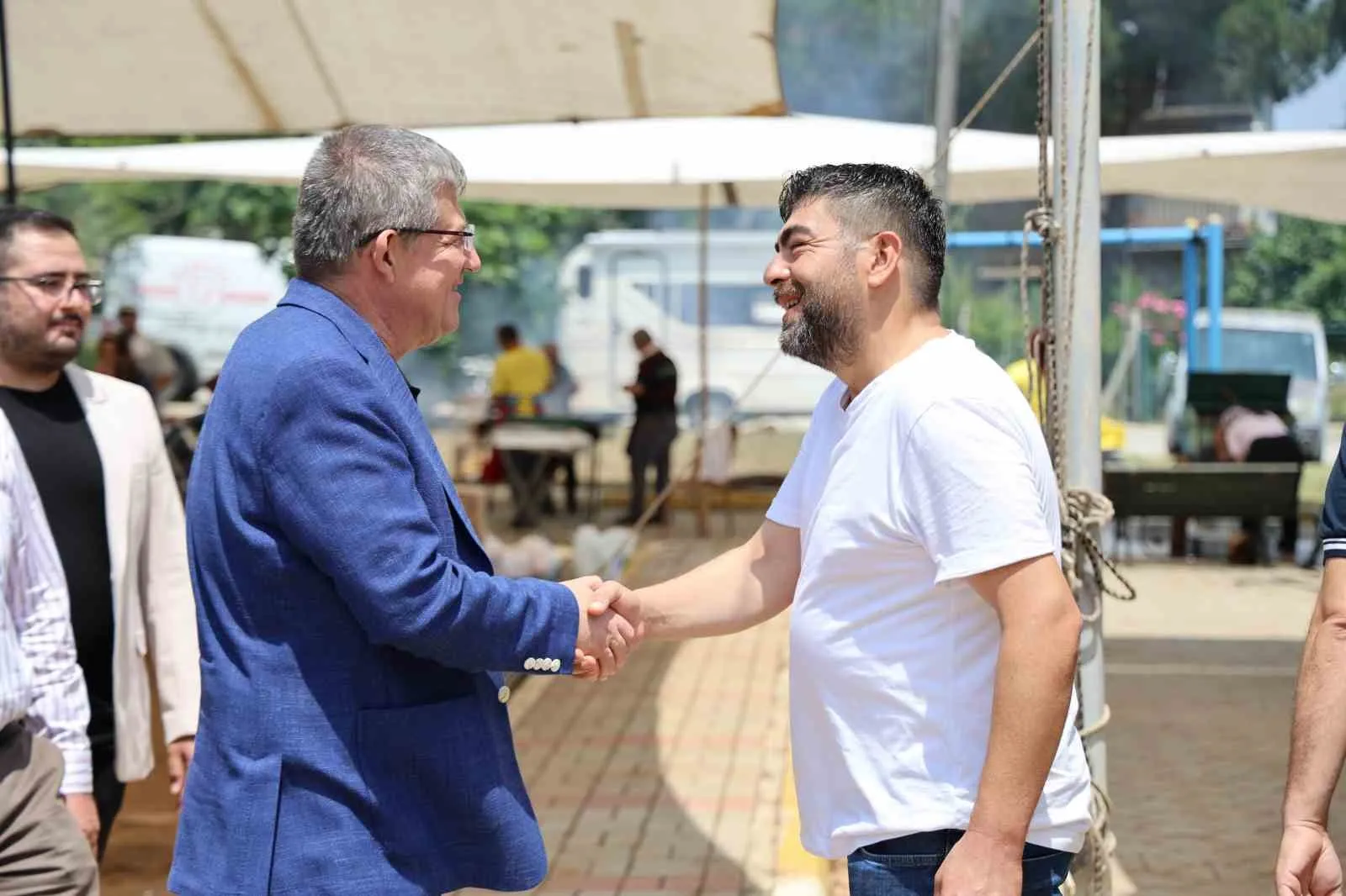 Denizli’de AK Parti’den saha seferberliği: Kapı kapı dolaşıp dert dinliyorlar