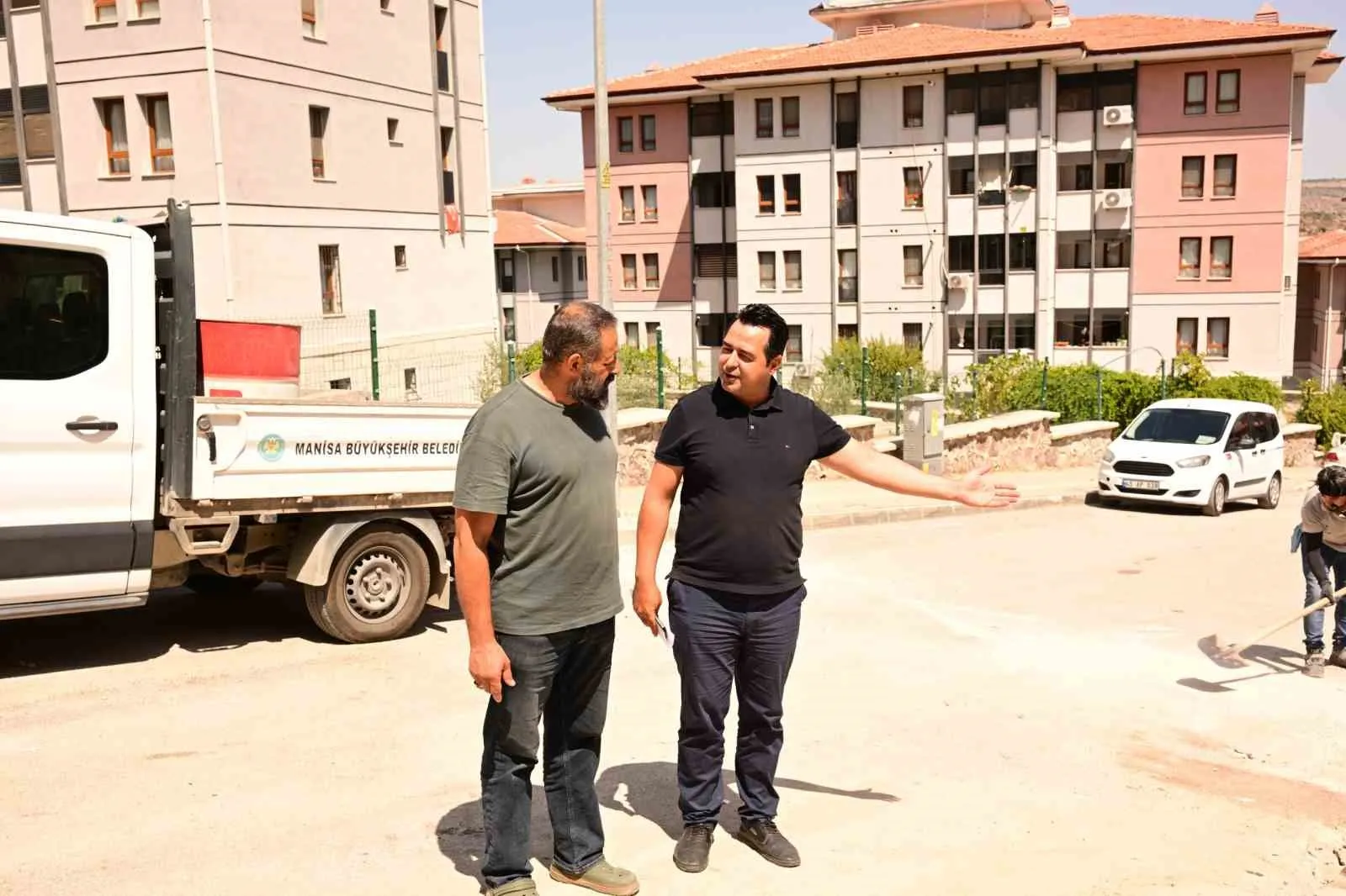 Akgedik'te ulaşım konforu için düğmeye basıldı: Yollar baştan aşağı yenileniyor