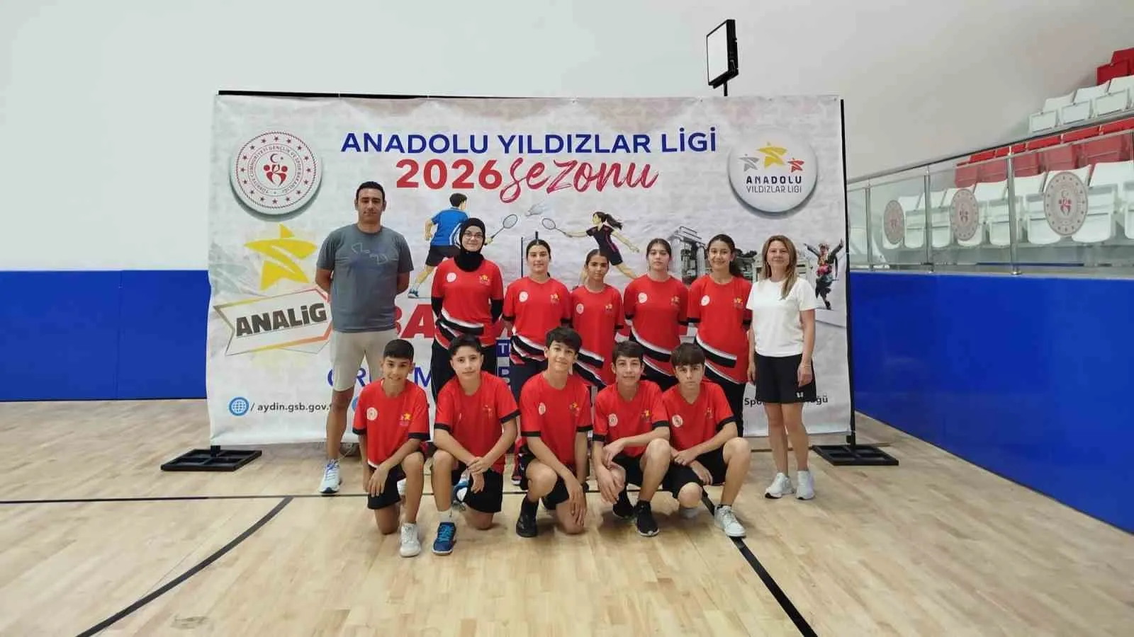 Söke'de badminton rüzgarı: Aydınlı gençler zirveye kuruldu