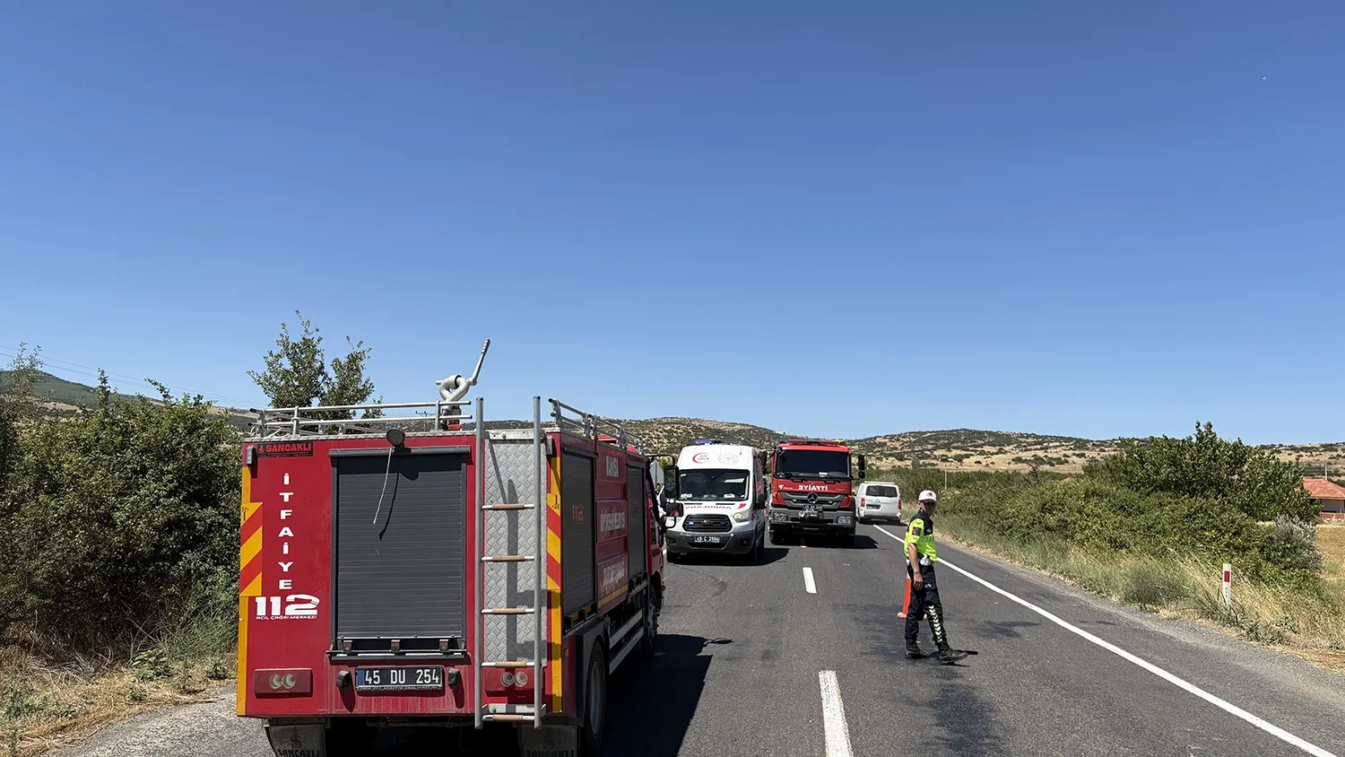 Manisa'da acı bilanço: Kafa kafaya çarpışan araçlarda bir kişi hayatını kaybetti