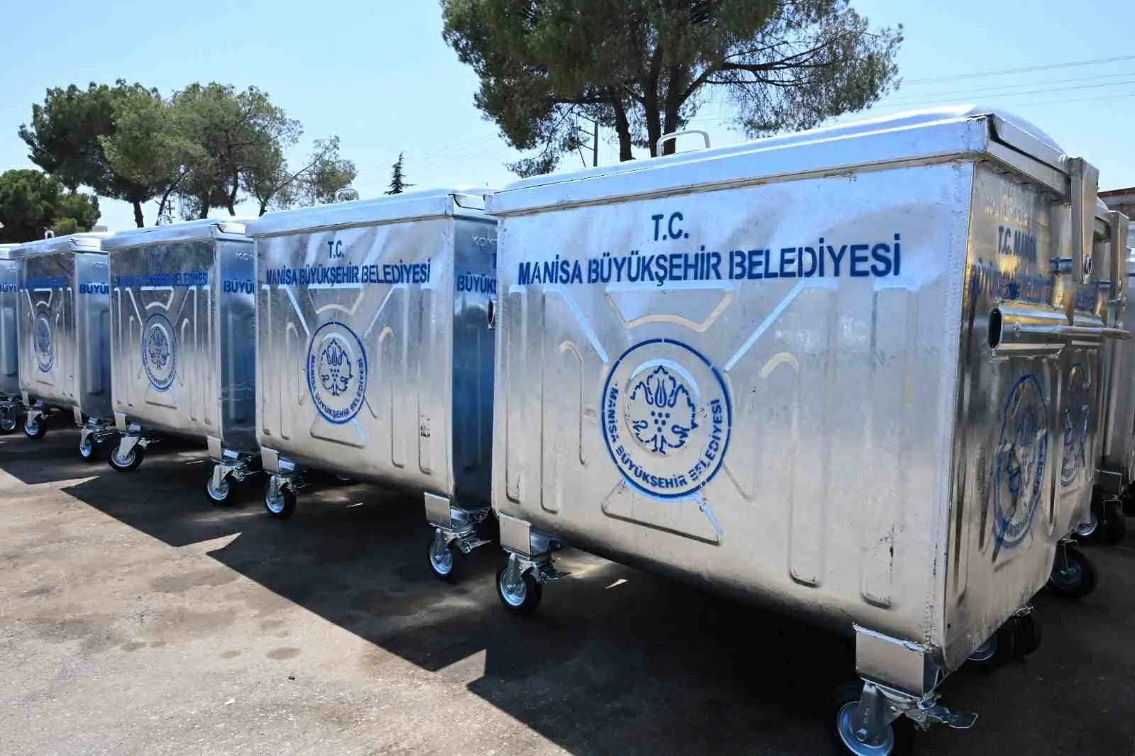 Manisa’da temizlik seferberliği: 17 ilçeye 3 bin yeni konteyner