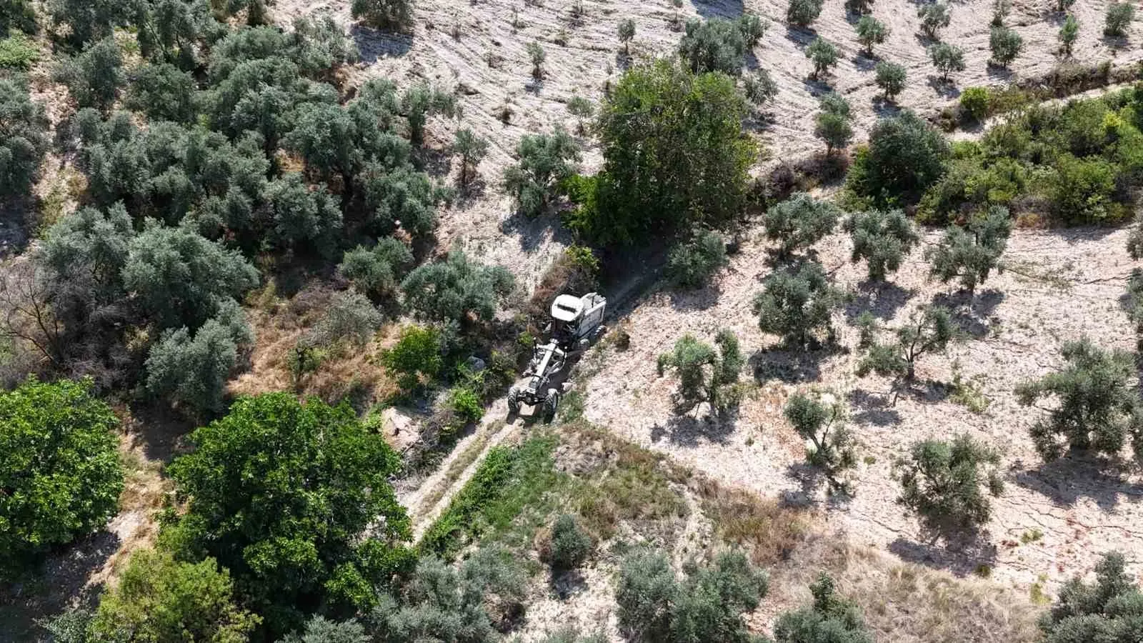Bozdoğan’da üreticinin yüzü güldü: Tarım yolları baştan aşağı yenilendi