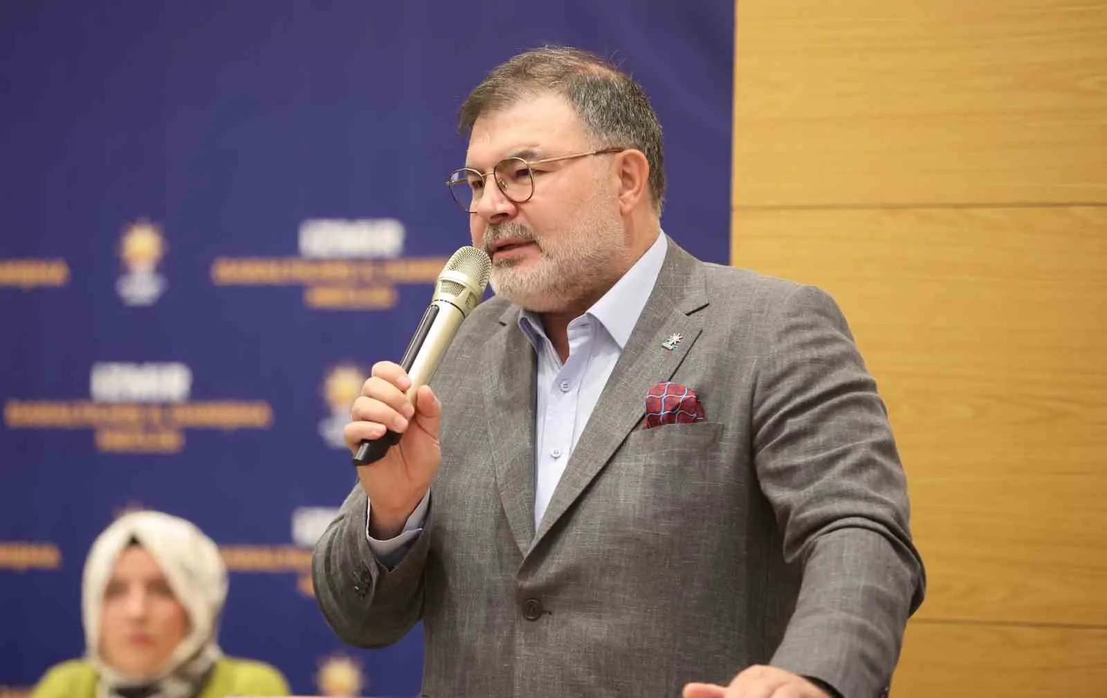 İzmir teşkilatında kenetlenme mesajı: Hedefimiz Türkiye Yüzyılı’nı inşa etmek