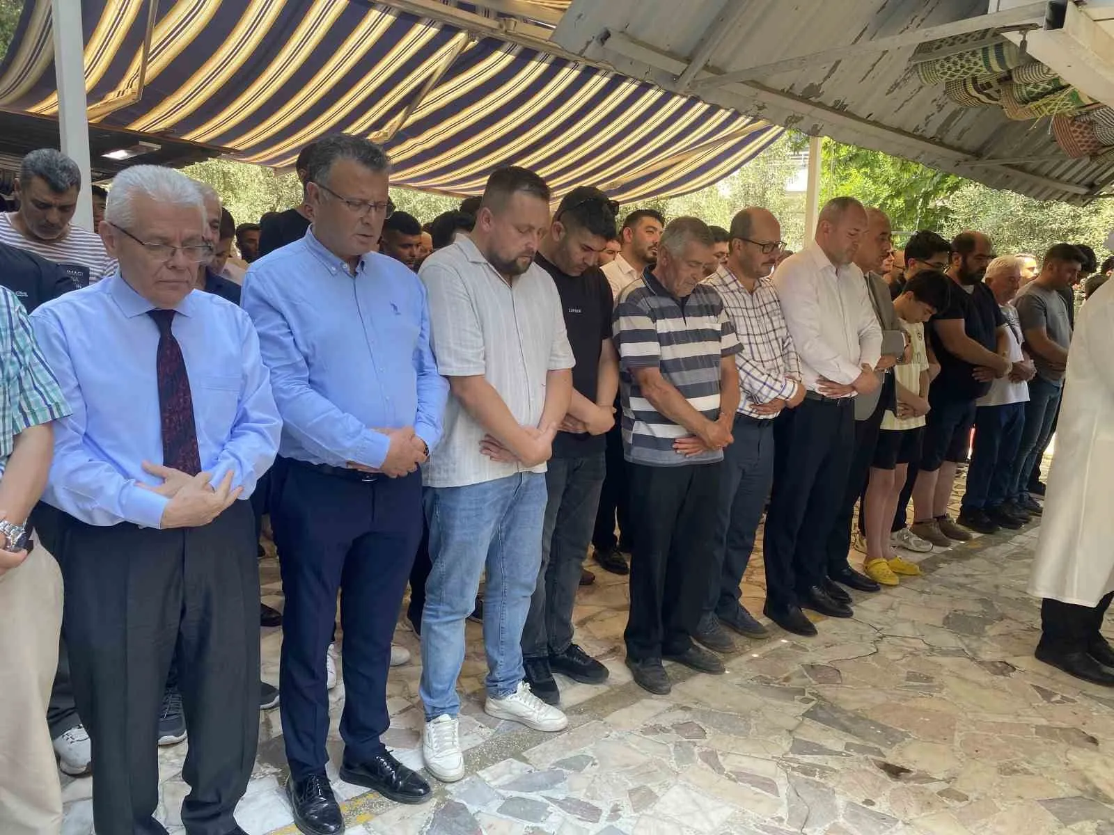 Eğitim camiasını yasa boğan veda: 20 yıllık öğretmen hayatını kaybetti