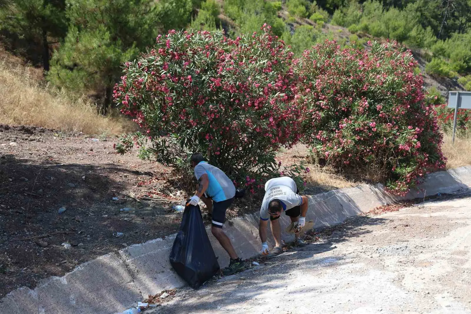 Marmaris’in vitrininde çirkin görüntü: Ekipler yangın riskine karşı seferber oldu