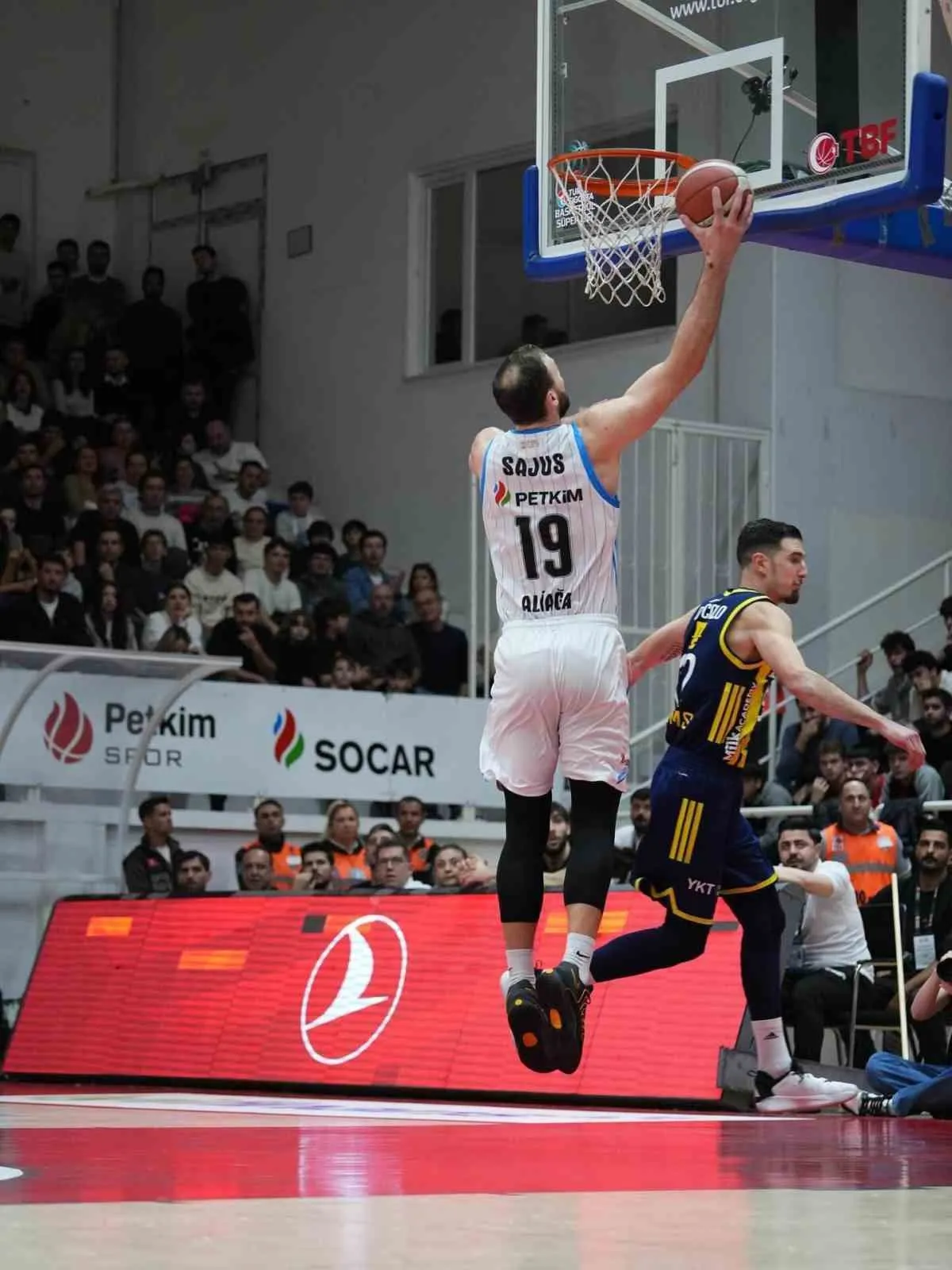 Aliağa Petkimspor’da beklenmedik veda: Litvanyalı pivot ile yollar ayrıldı