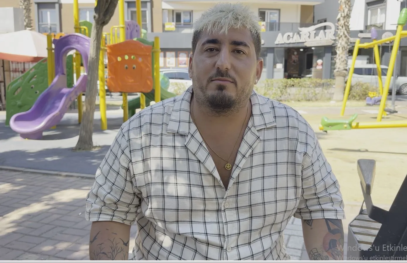 Tatilcilerin Akyaka şoku: Tuvalet kapısına asılan o yazı sosyal medyayı ayağa kaldırdı