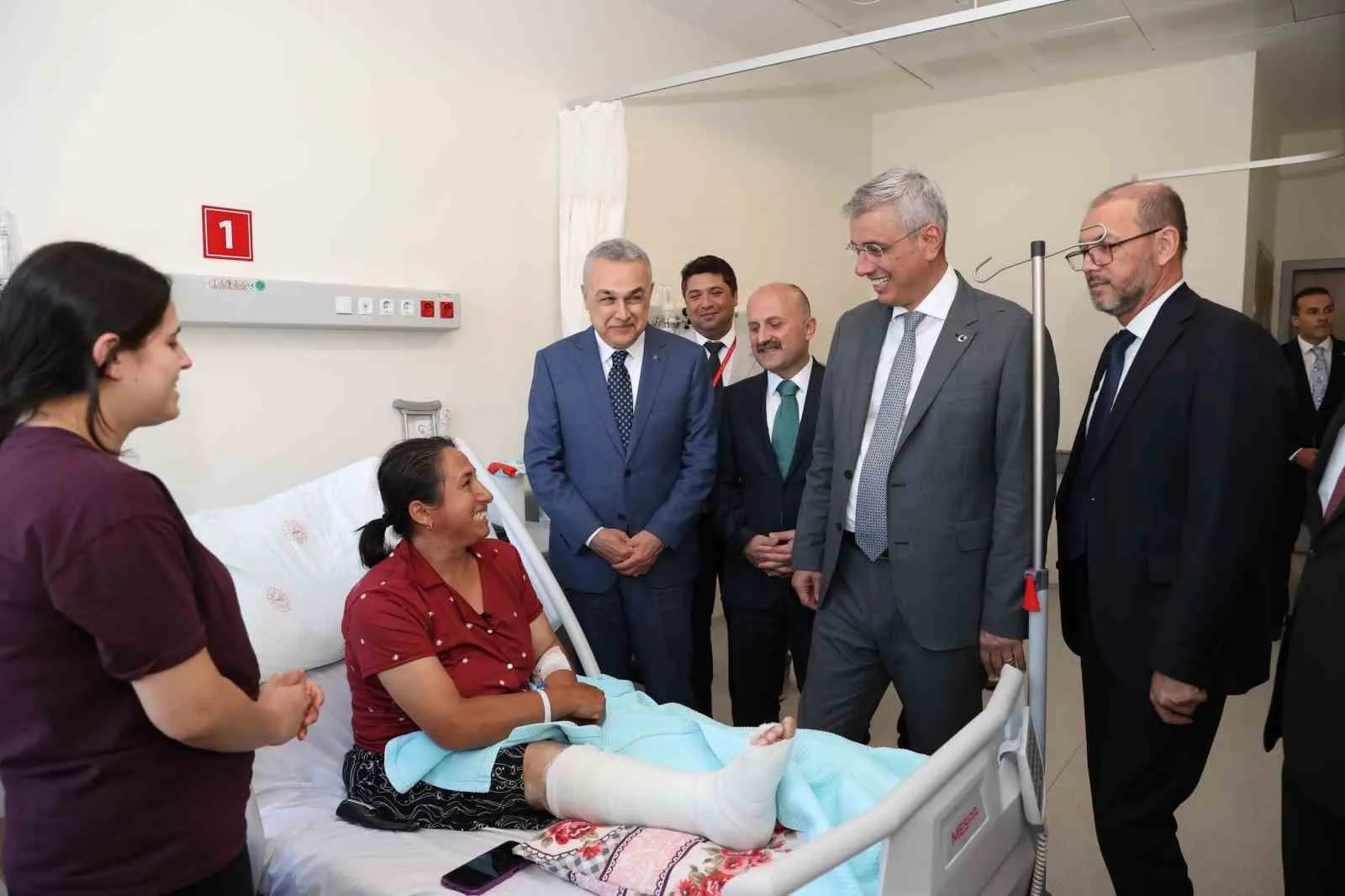 Bakan Memişoğlu’ndan Aydın’da sağlık mesaisi: Çine’de incelemelerde bulundu