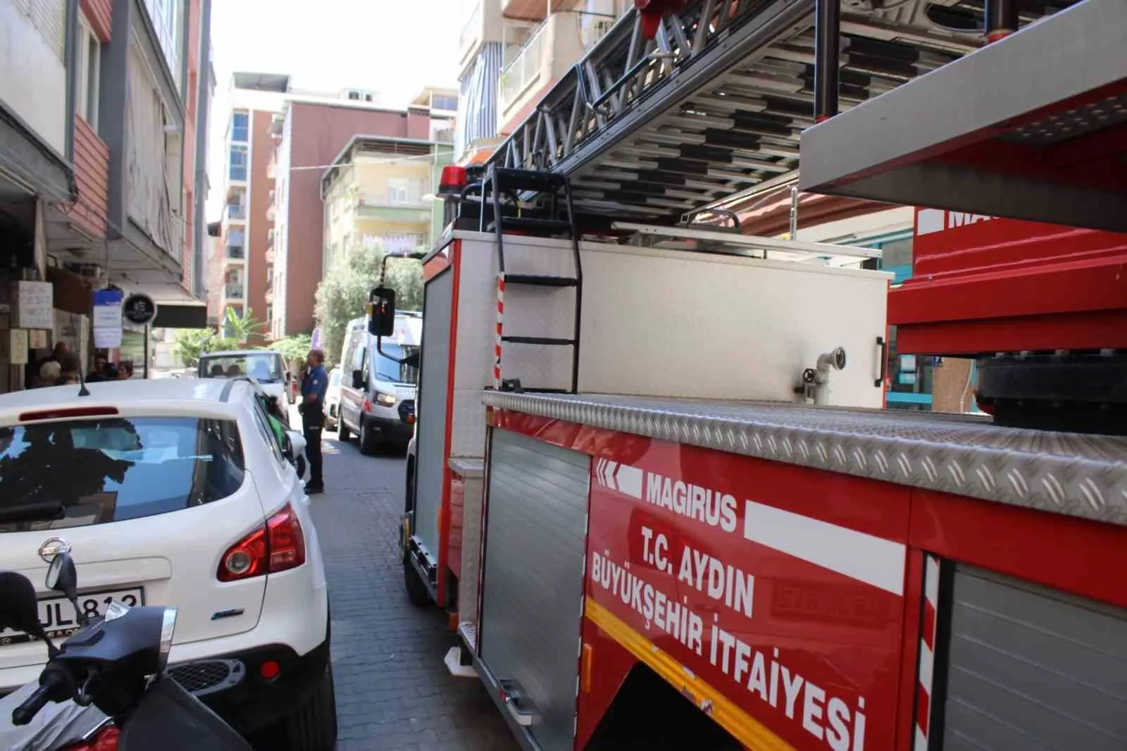 Aydın'da korkutan ihbar: Eve giren ekipler kapıda karşılaştı