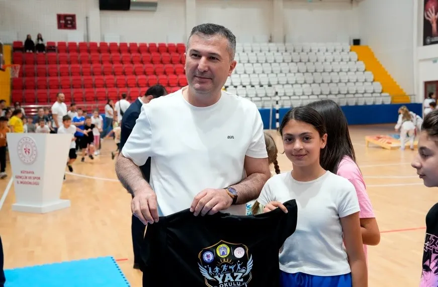 Tavşanlı'da yaz okulu heyecanı: Minikler tatili spor ve sanatla renklendiriyor
