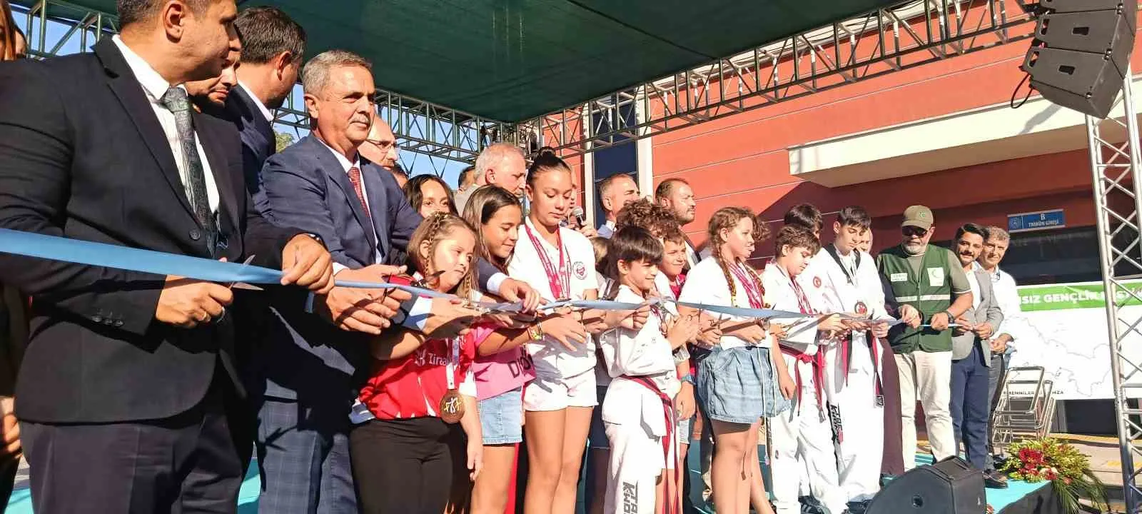 Marmaris'in spor geleceğine Bakan Bak dokunuşu: Olimpik havuz müjdesi geldi