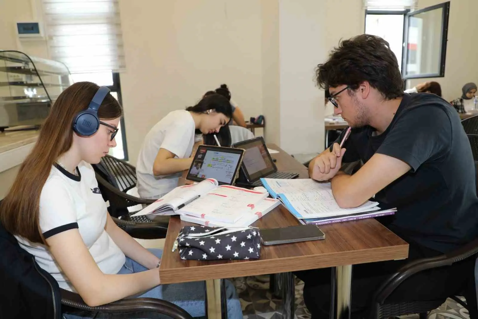 Üniversite yolunda Şehzadeler desteği: Gençlere ücretsiz rehberlik kapısı açılıyor