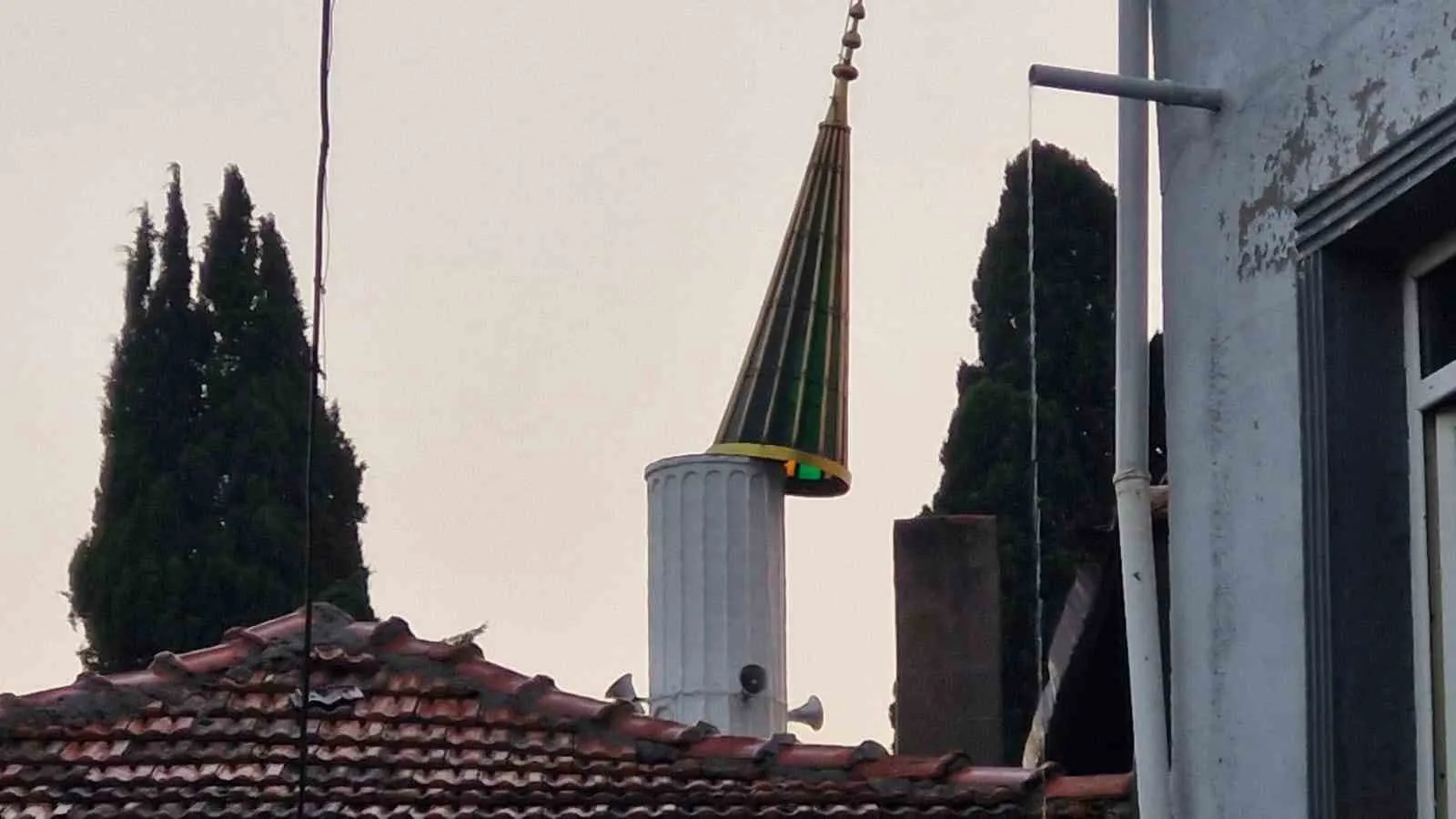 Manisa'da doğa öfkesini kustu: İlyaslar Mahallesi'nde korku dolu anlar