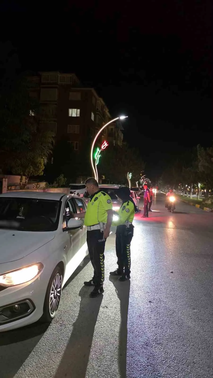 Afyonkarahisar'da kapsamlı huzur operasyonu: Milyonluk ceza kesildi