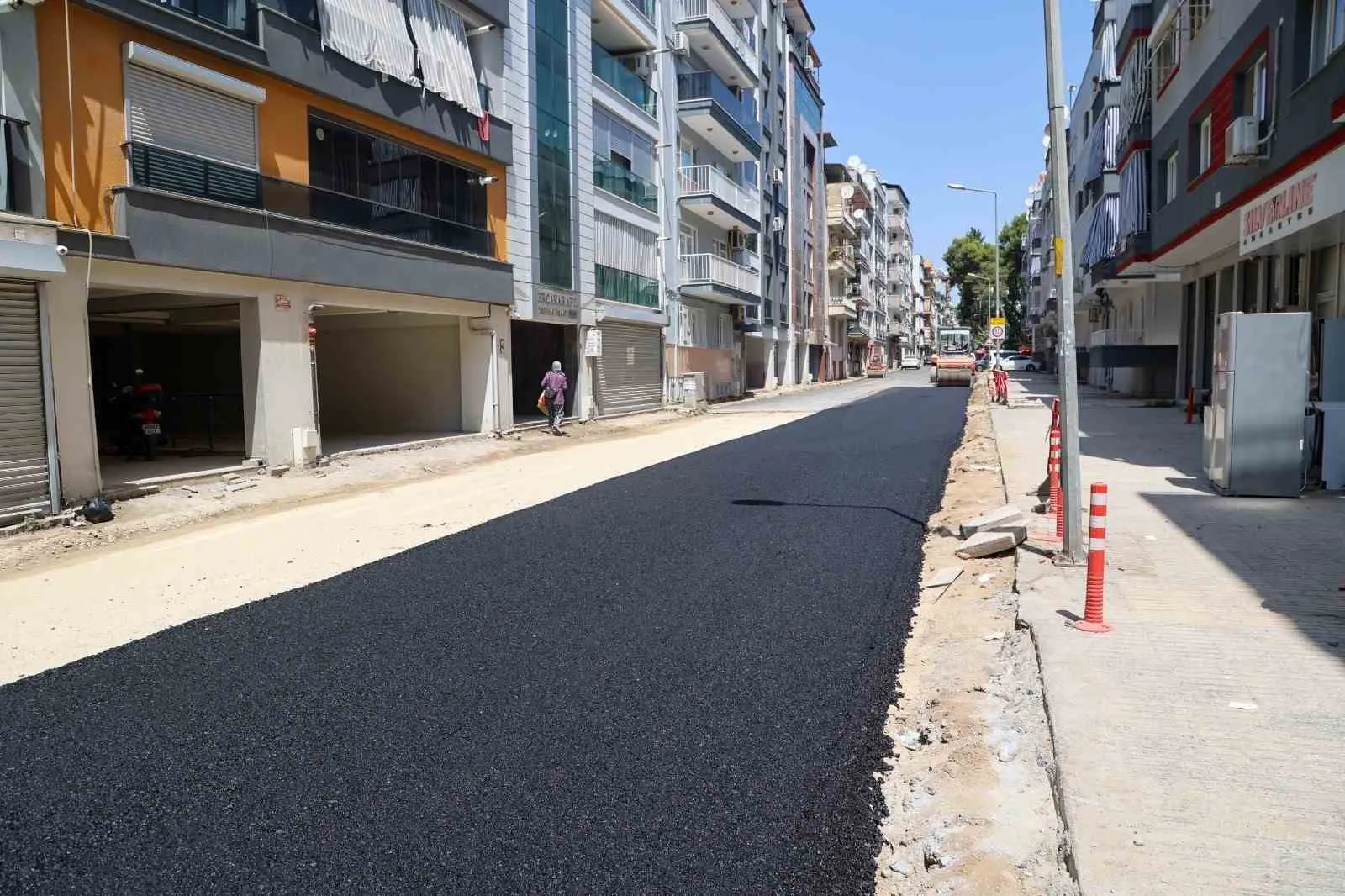 Efeler'de ulaşıma modern dokunuş: Albayrak Caddesi yenileniyor