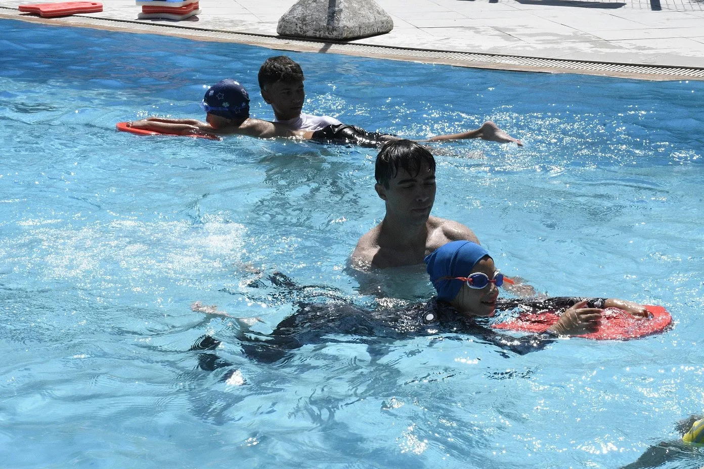 Kuşadası'nda yaz tatili hareketleniyor: Minikler için ücretsiz spor dönemi başladı
