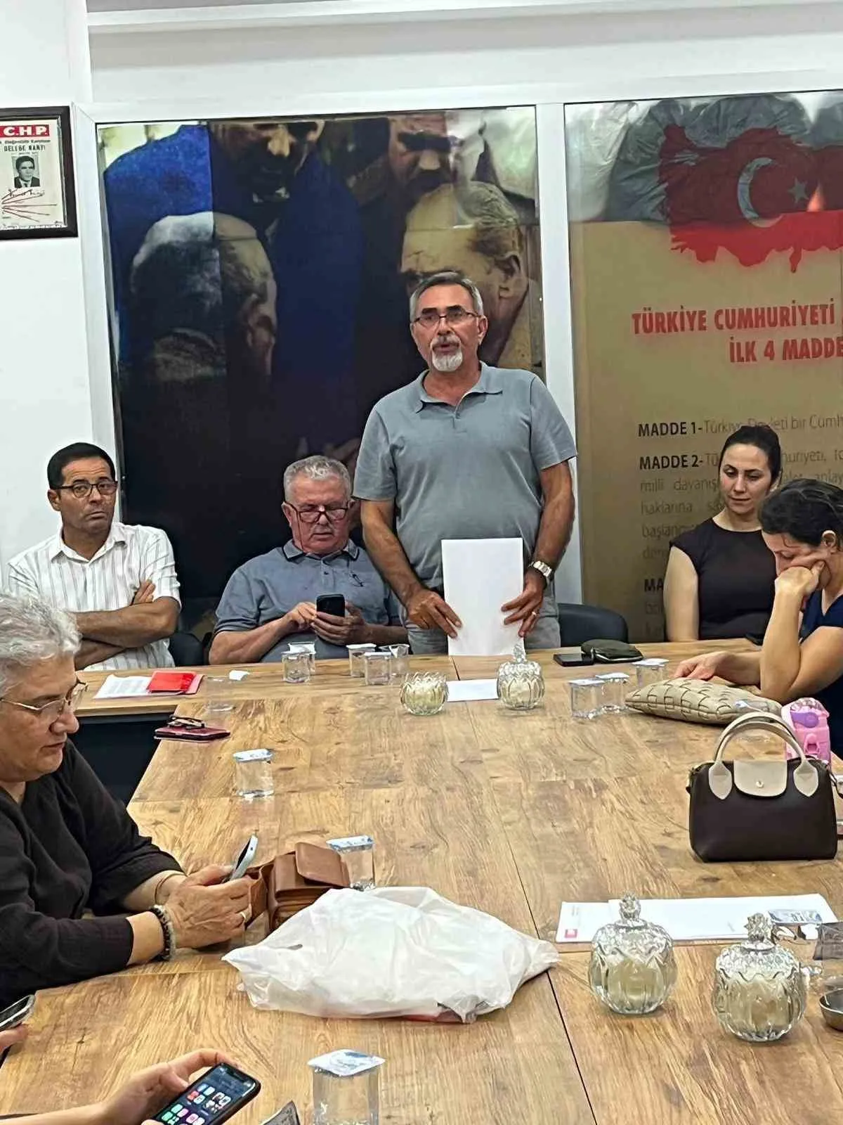 Manisa'da siyasi deprem: Selendi teşkilatı rotayı Yeni Parti'ye kırdı