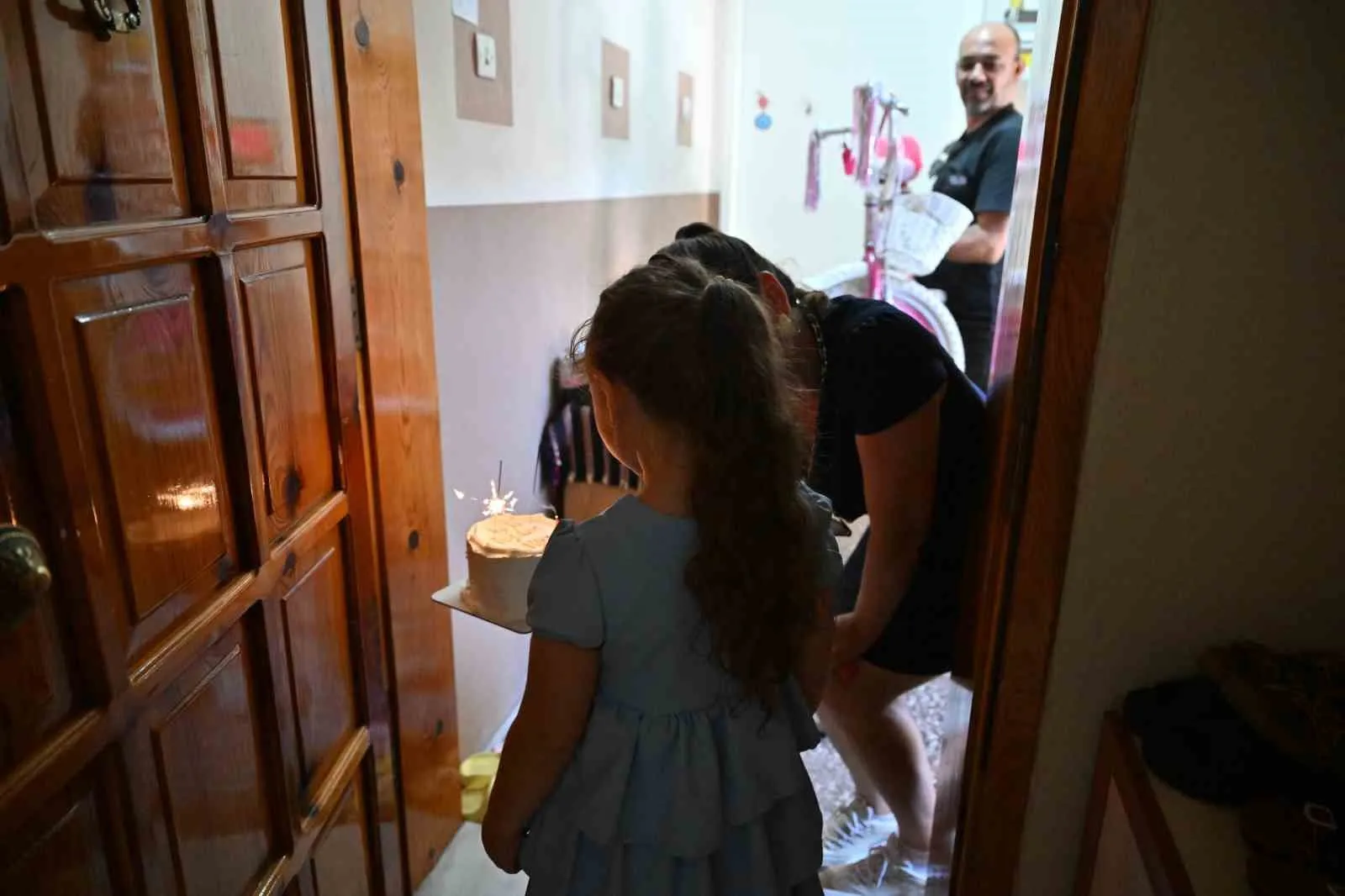 Minik Mina'nın doğum günü sürprizi Başkan Dutlulu'dan geldi