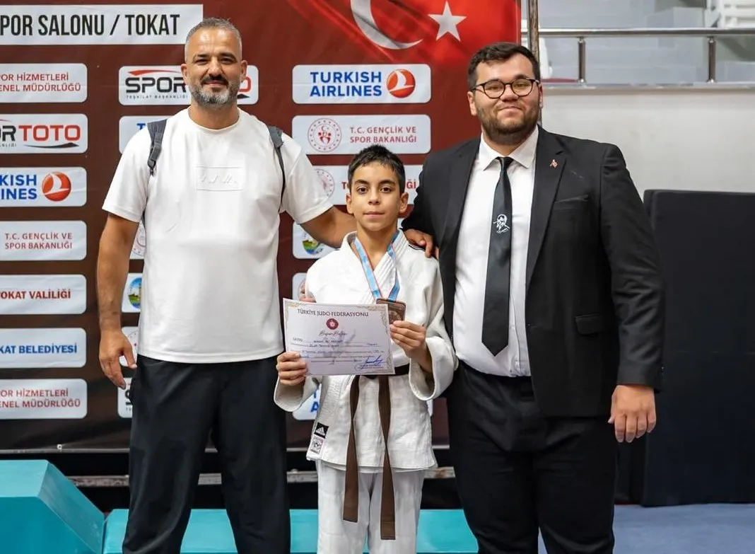 Yunusemreli minik judocular Tokat’tan madalyalarla döndü