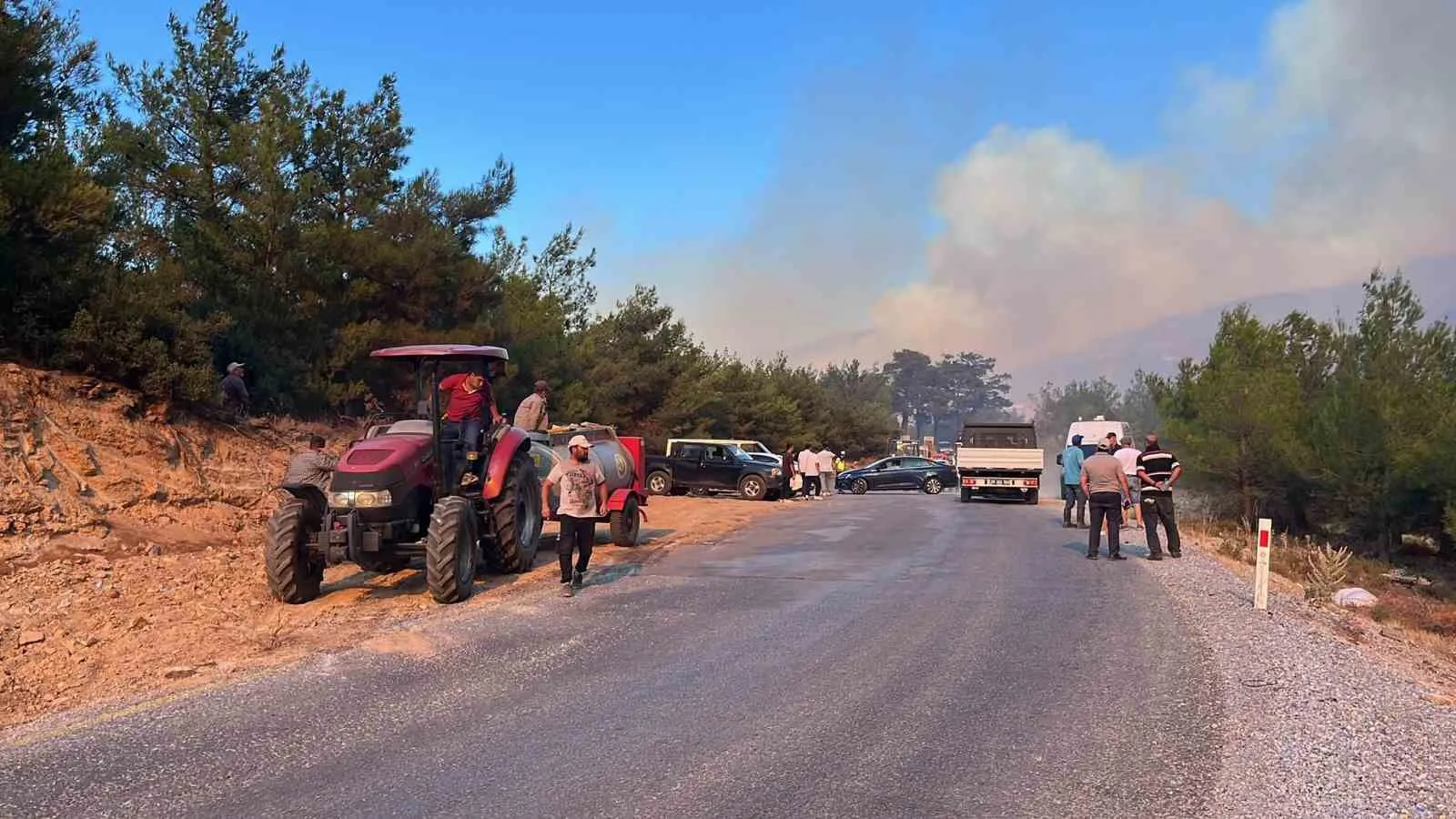 Madran Dağı’nda korkutan yangın: Ekipler alevlerle mücadele ediyor