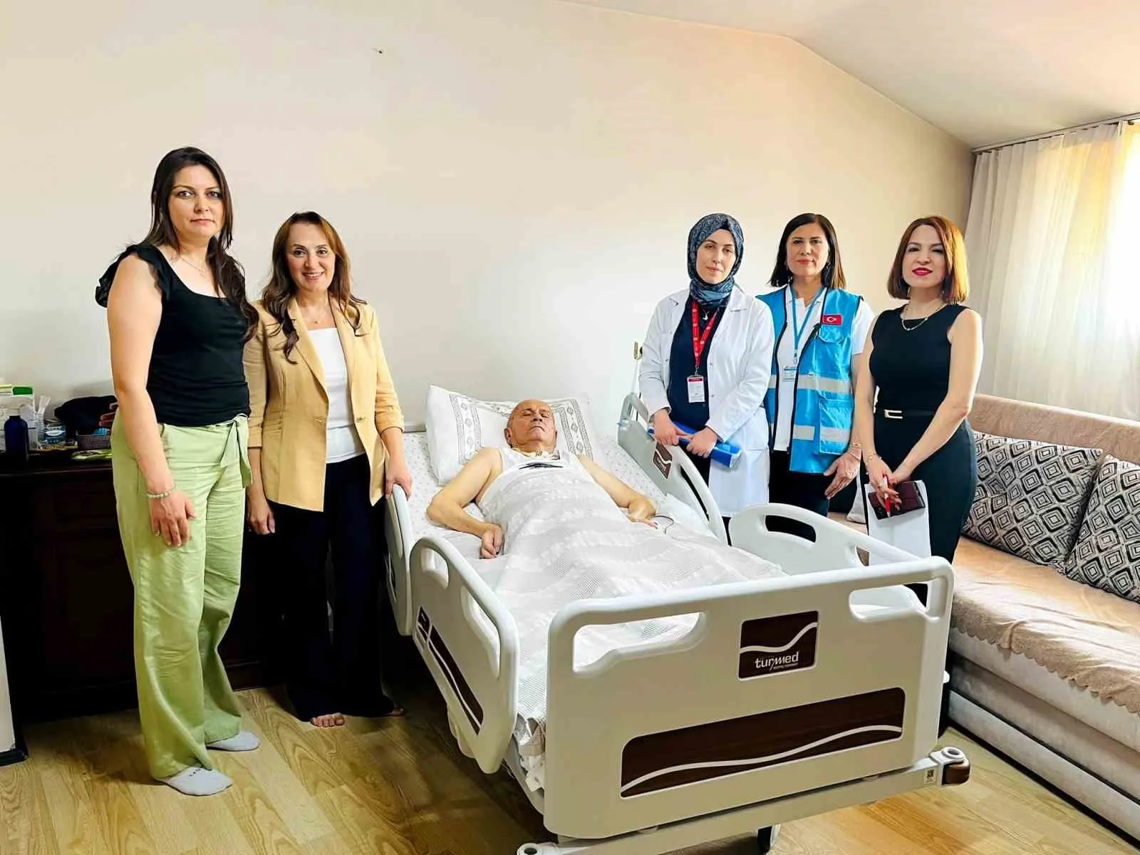 Denizli’de şifa kapıya geldi: 44 bini aşkın hastaya dokundular