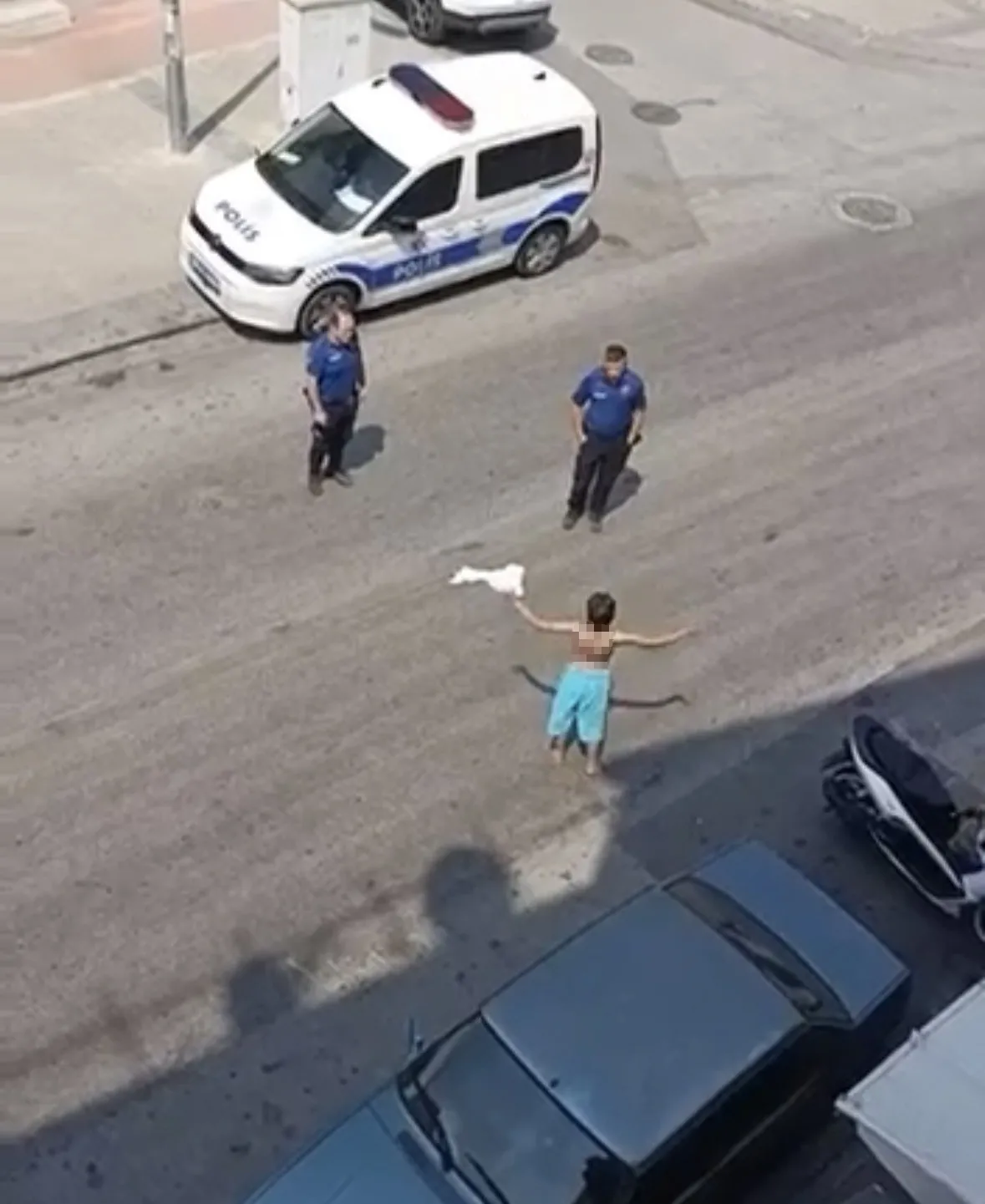 Denizli'de korku dolu anlar: İkna çabaları sonuçsuz kaldı, balkondan atlayarak canına kıydı