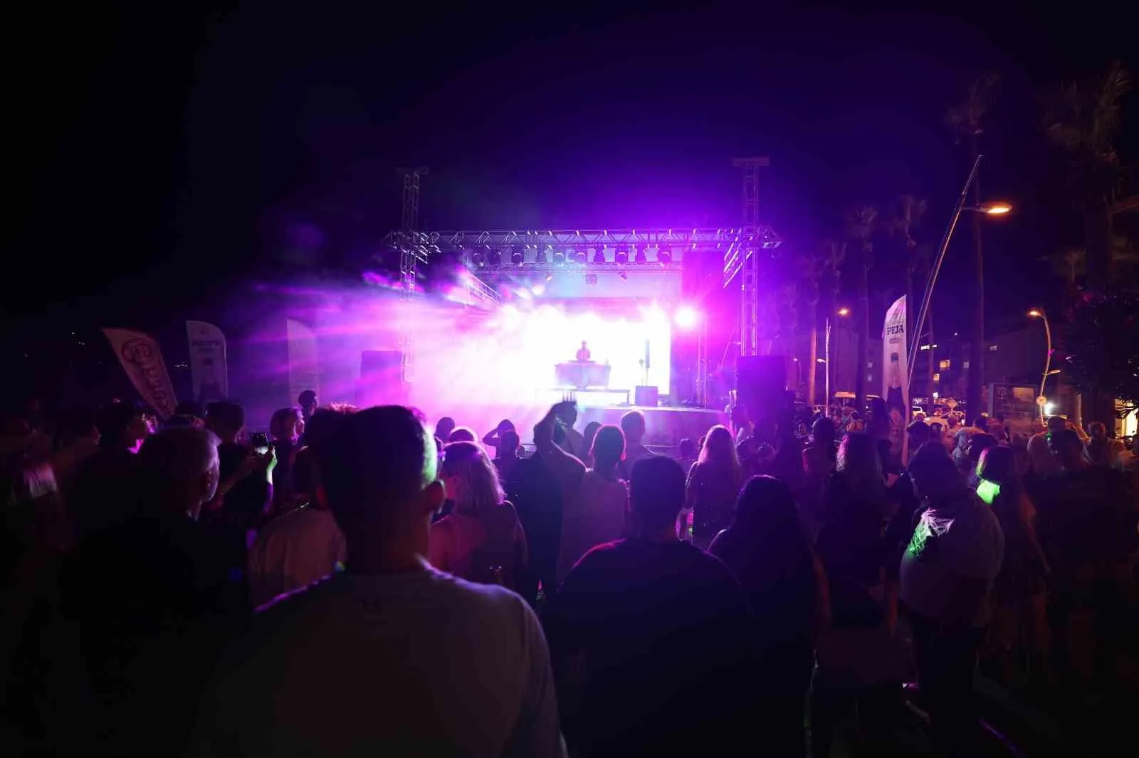 Marmaris sahillerinde ritim hiç düşmedi: DJ festivaliyle yaz coşkusu zirve yaptı