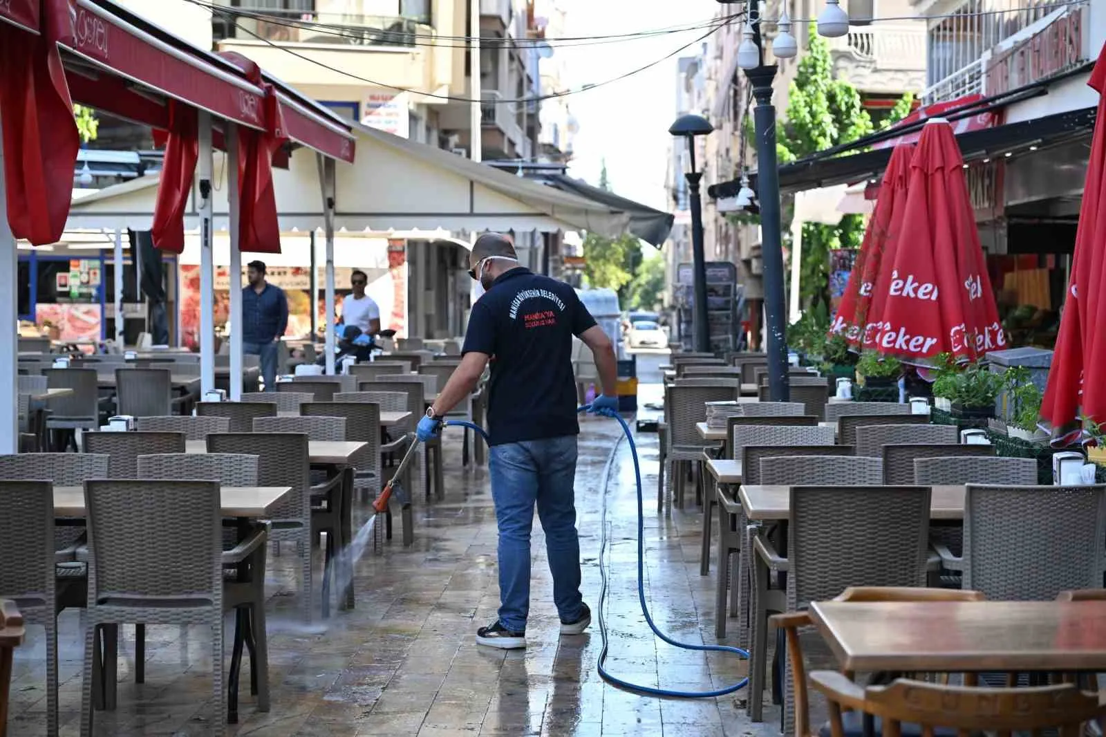 Manisa'da vektörle mücadele seferberliği: 17 ilçede ilaçlama mesaisi