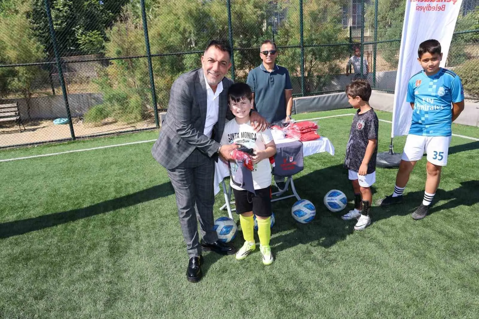 Şehzadeler’de yeşil sahaların yeni yetenekleri için ilk düdük çaldı
