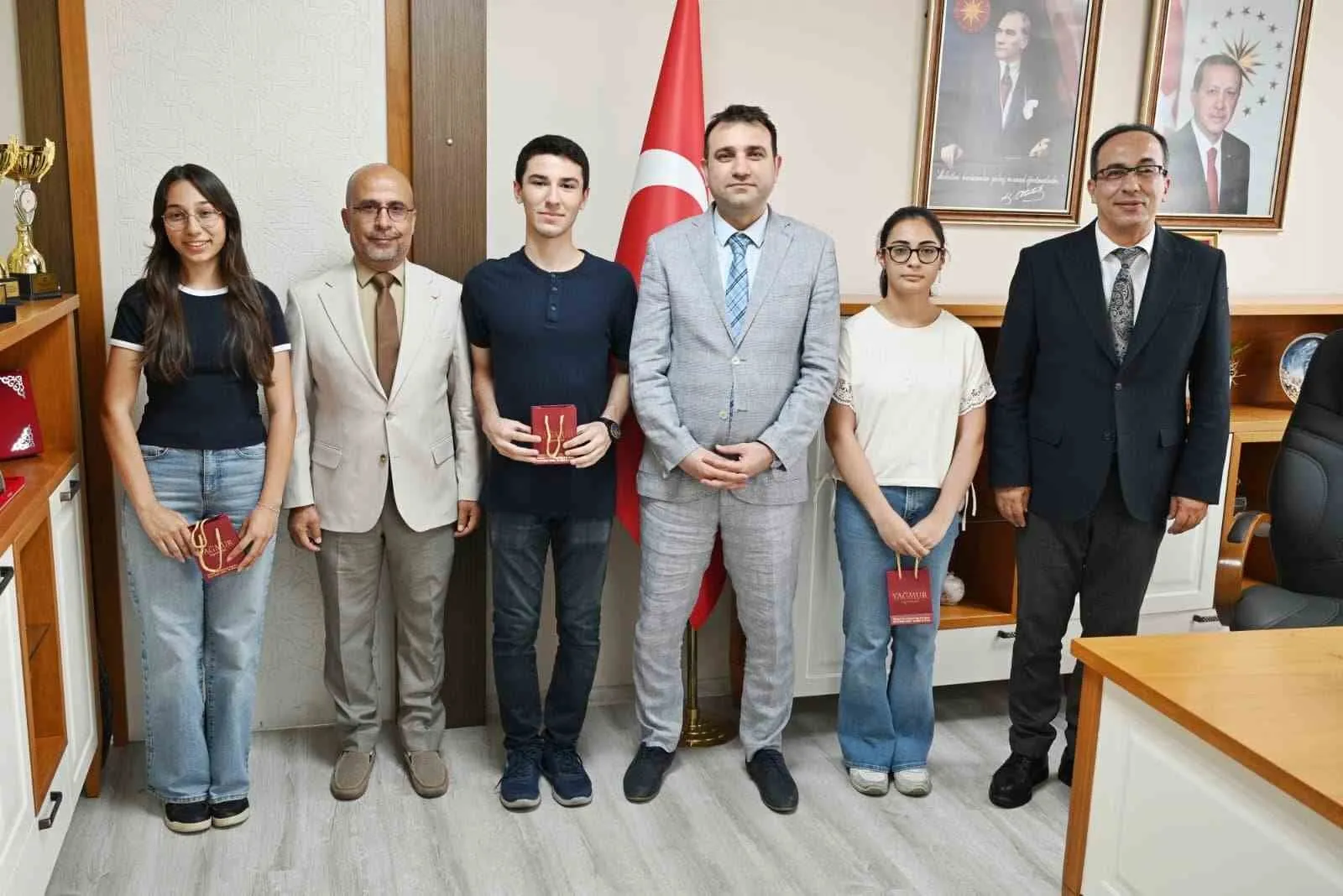 Aydınlı gençlerden büyük başarı: YKS zirvesinde yerlerini aldılar