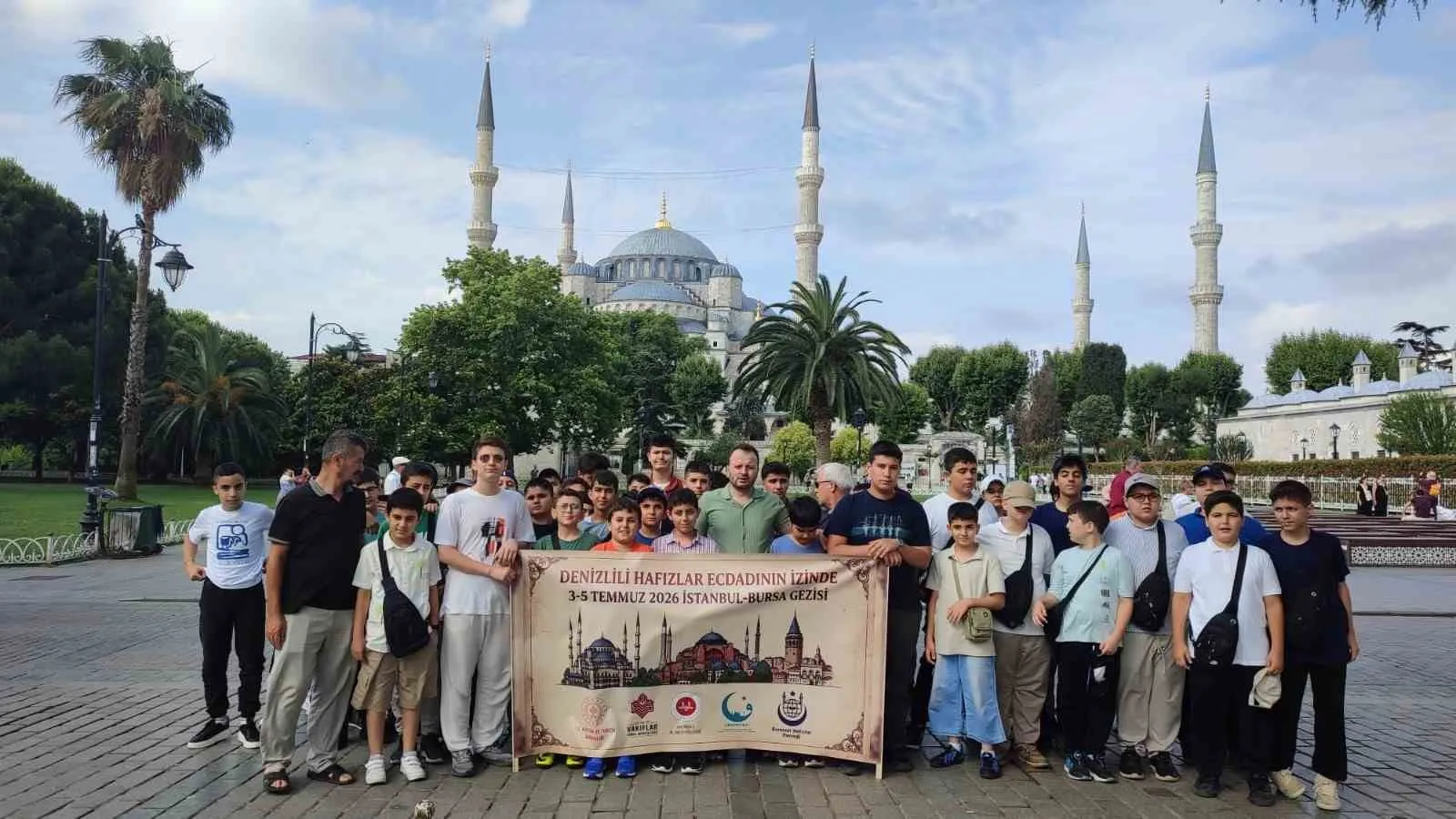 Denizlili hafızlar tarihin izini sürdü: İstanbul ve Bursa’da manevi yolculuk