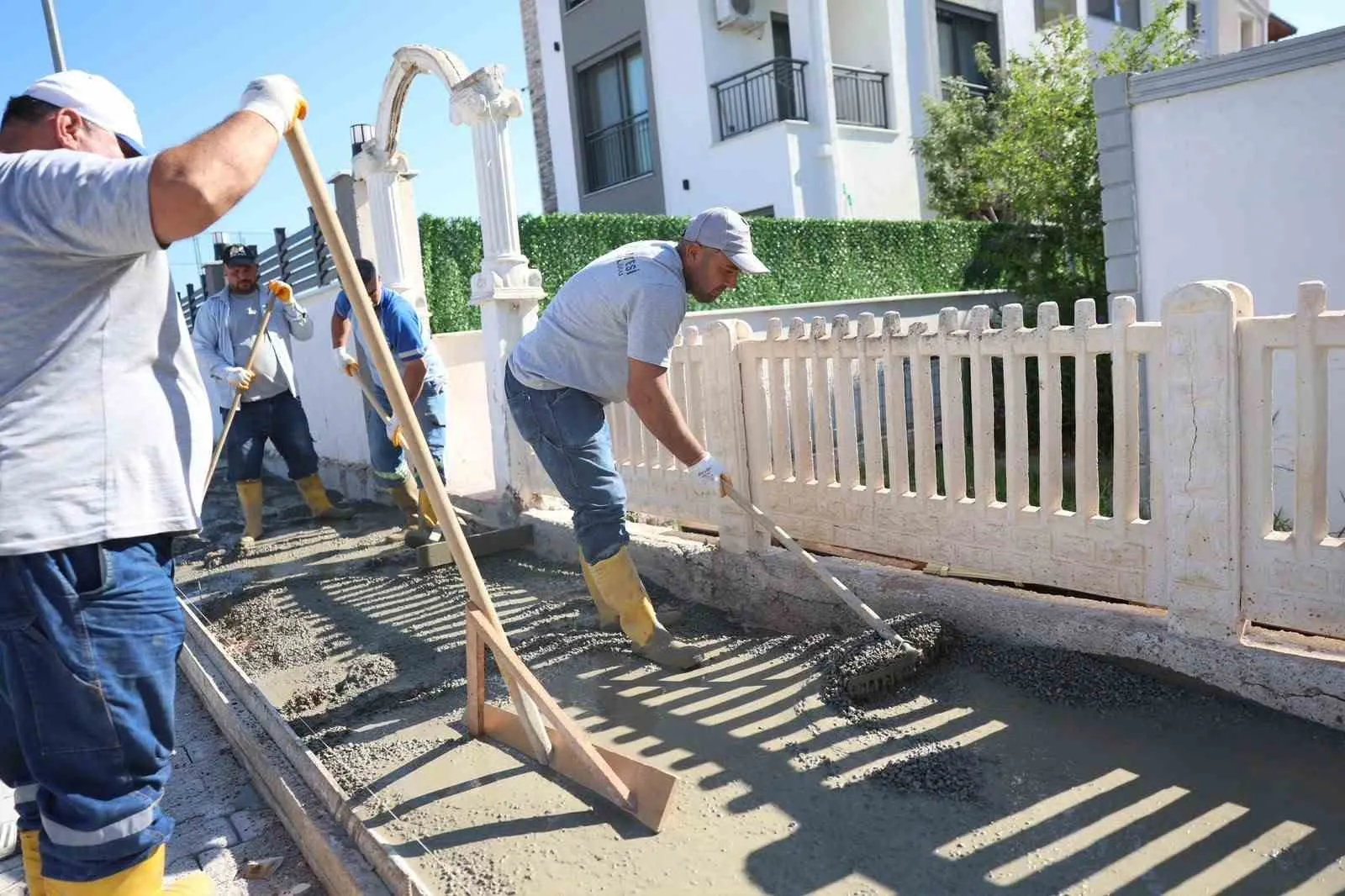 Didim'de sahada güç birliği: Belediye filosuna yeni takviye