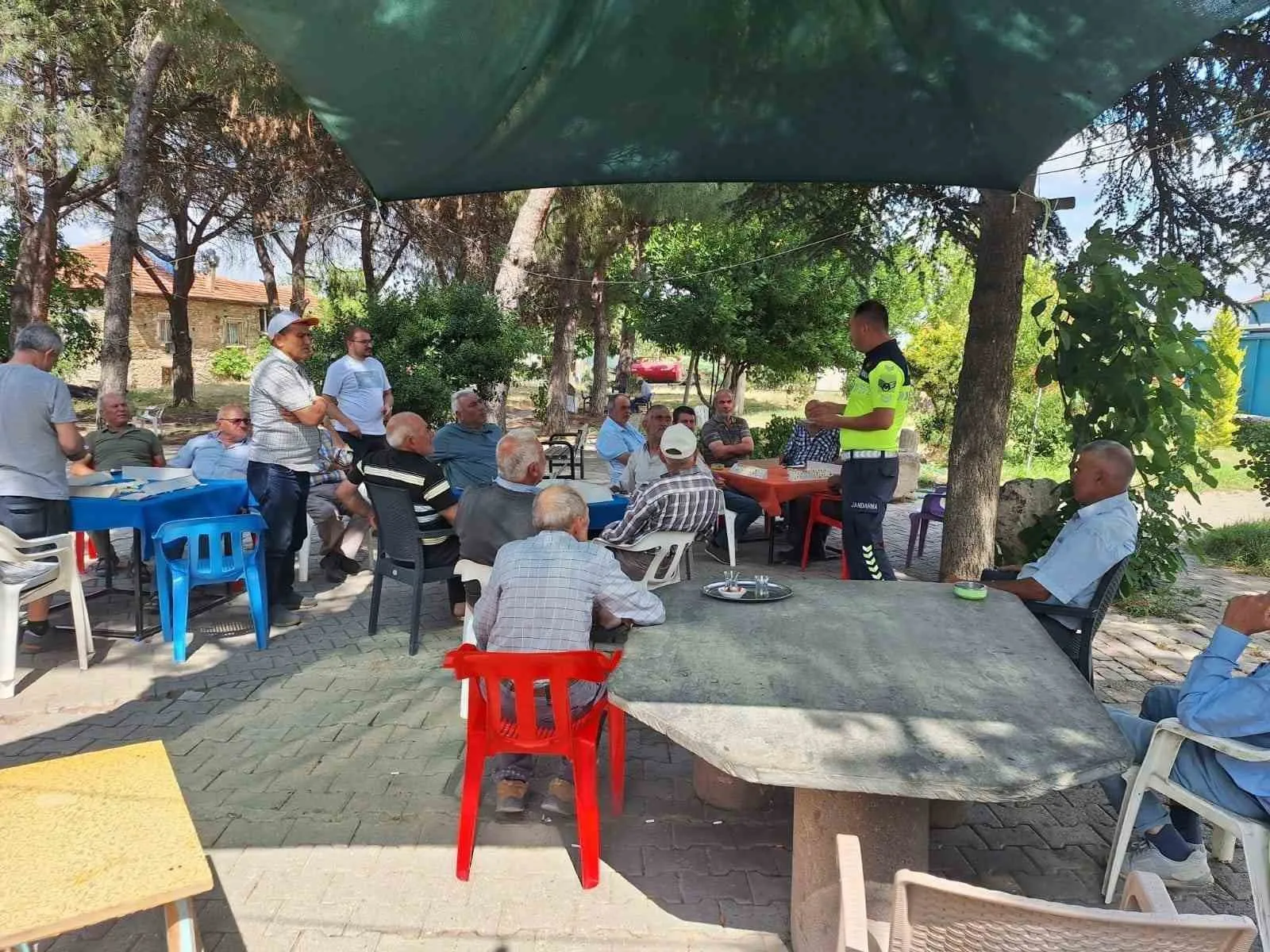 Tarlalarda acı haberlerin önüne geçmek için seferberlik: Jandarmadan traktör sürücülerine kritik uyarılar