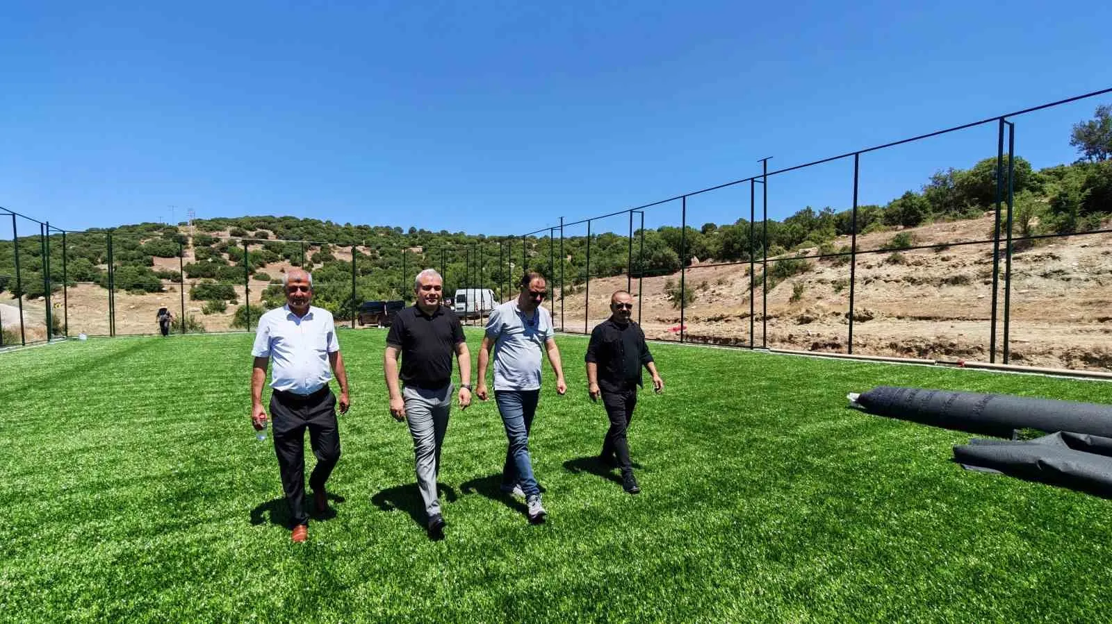 Demirci’de spor seferberliği: 11 mahalle modern sahalarına kavuşuyor