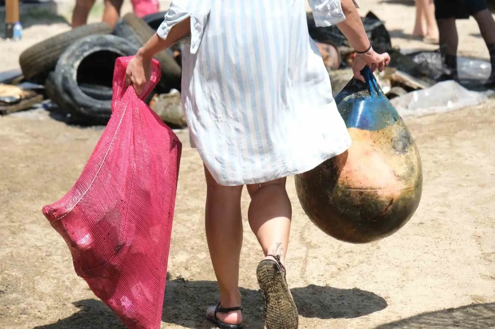 Bodrum'un derinliklerinde gizlenen utanç tablosu: 650 kilo çöp çıktı